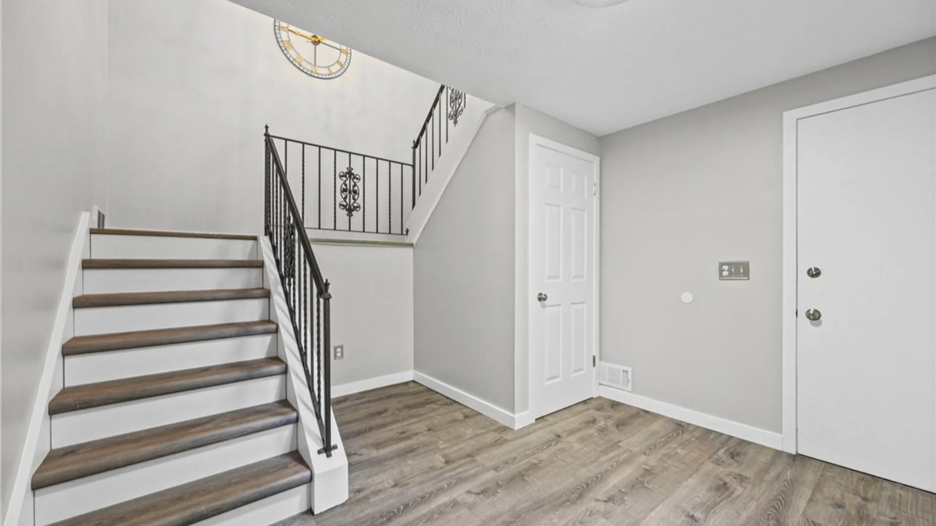Property at 28 Beacon HI, Perinton, NY 14450 5
