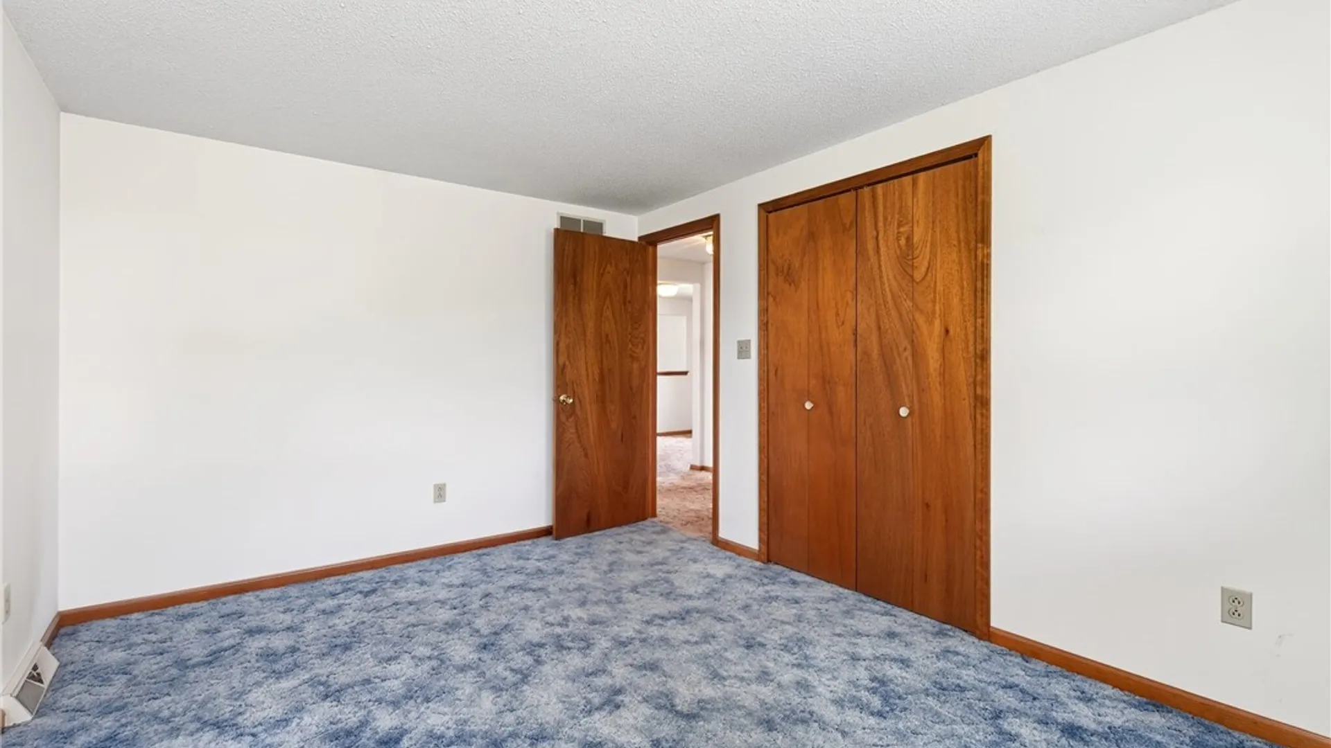 Property at 144 Hillpine Road, Cheektowaga, NY 14227 15