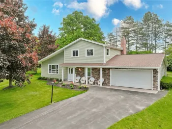 Property at 27 Center Crossing Crossing, Perinton, NY 14450
