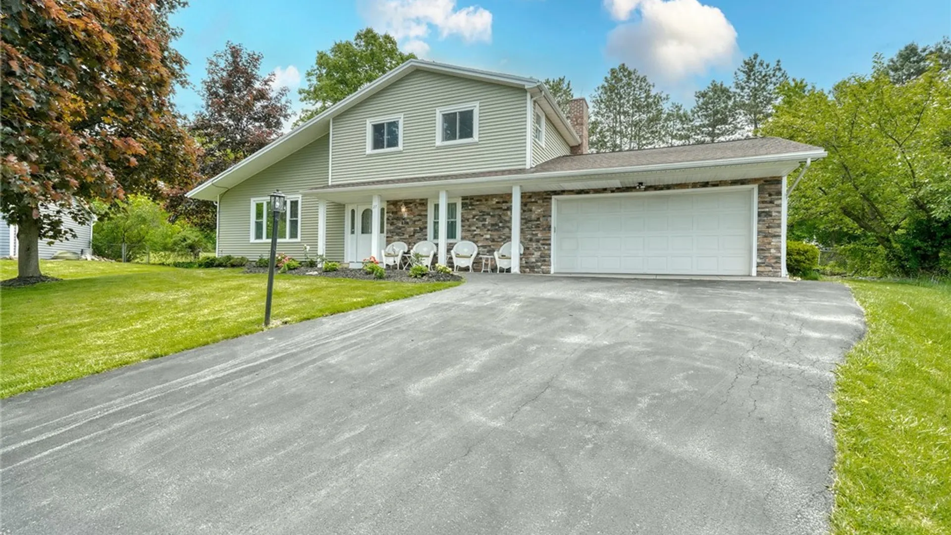 Property at 27 Center Crossing Crossing, Perinton, NY 14450 2