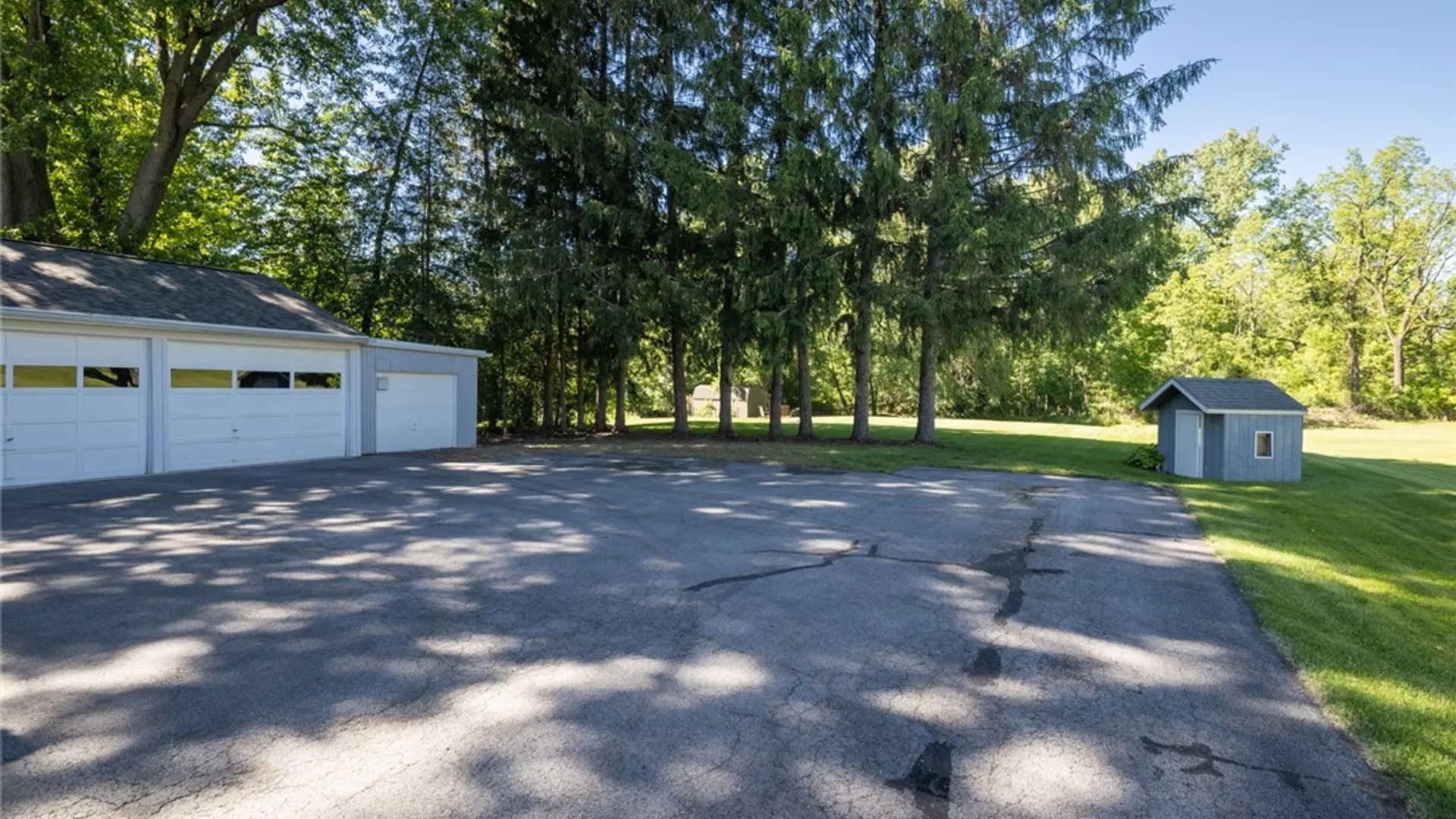 Property at 962 Martin Road, Henrietta, NY 14586 46