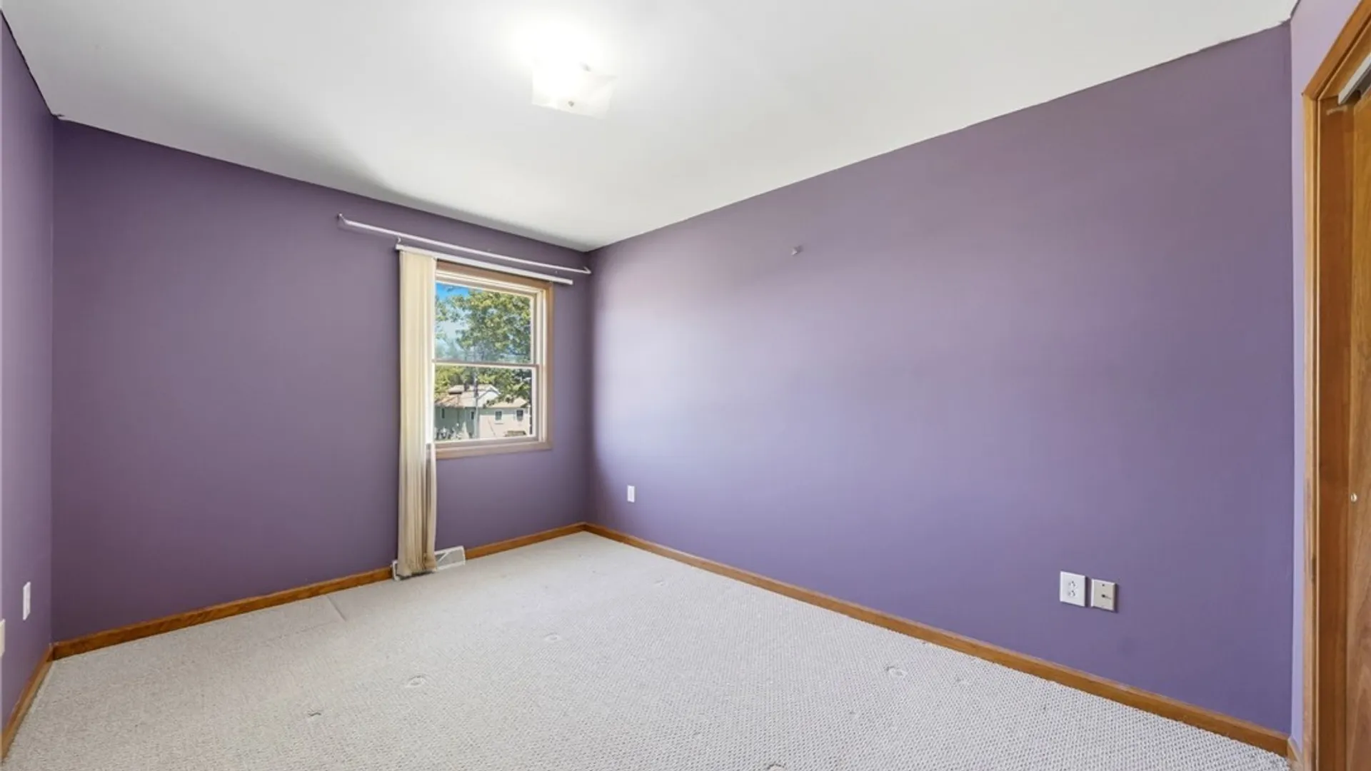 Property at 555 Lakeview Avenue, Orchard Park, NY 14127 10