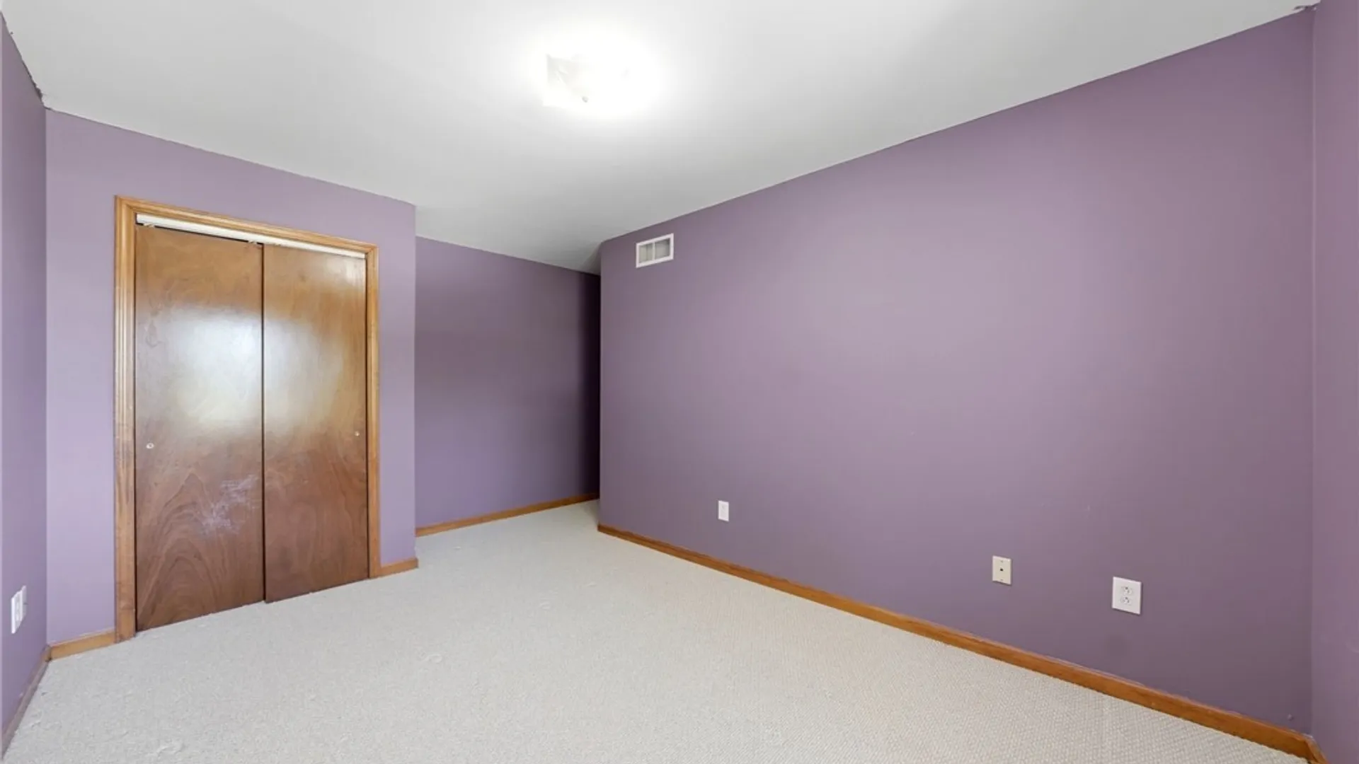 Property at 555 Lakeview Avenue, Orchard Park, NY 14127 11