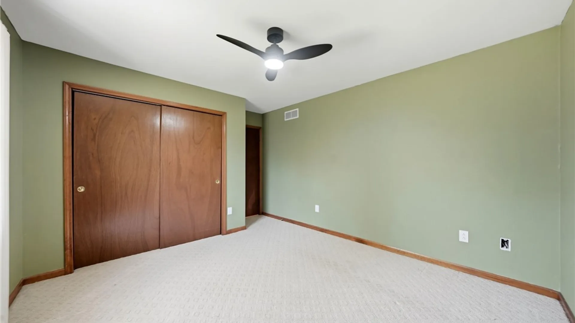 Property at 555 Lakeview Avenue, Orchard Park, NY 14127 13