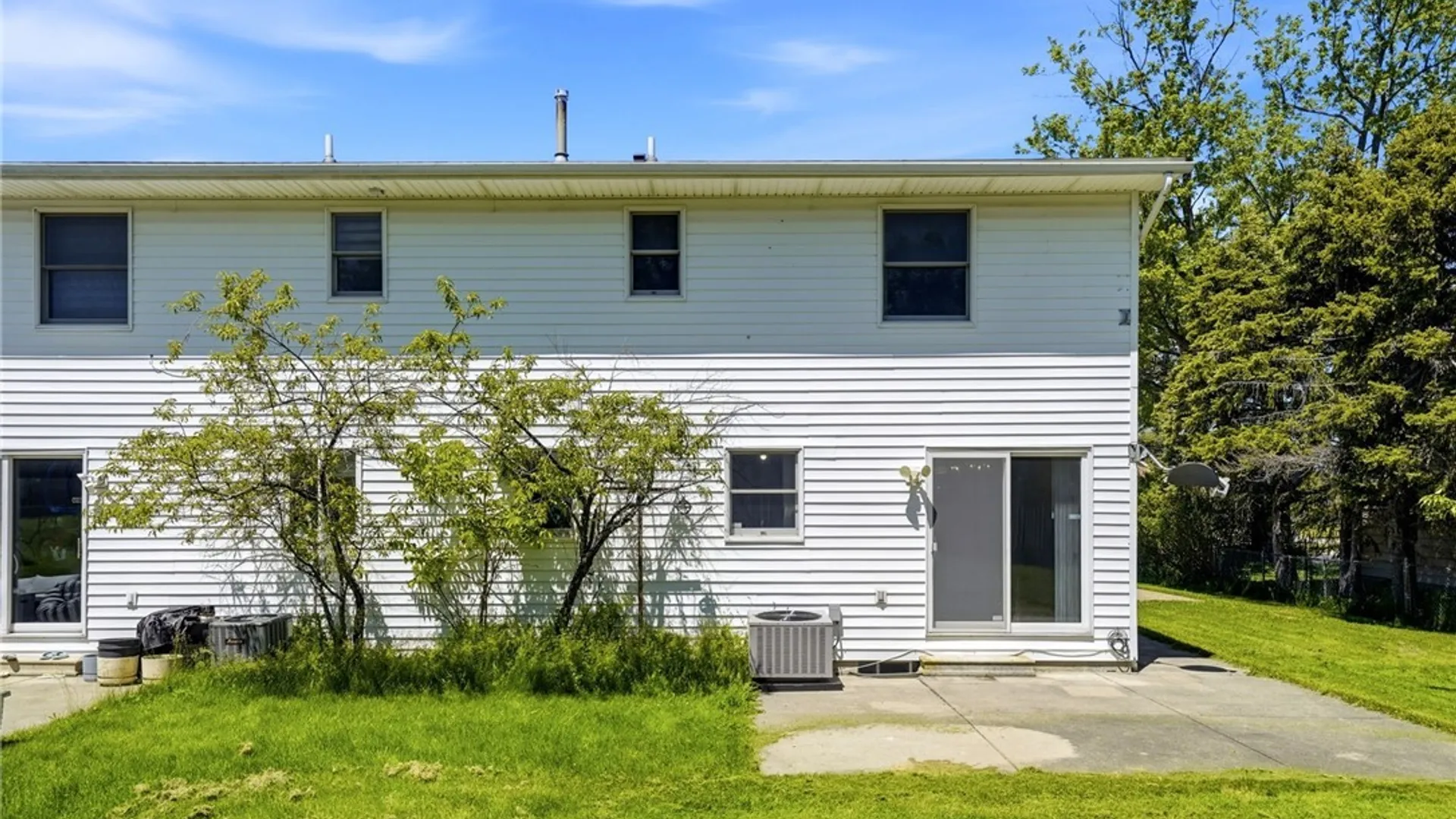 Property at 555 Lakeview Avenue, Orchard Park, NY 14127 21