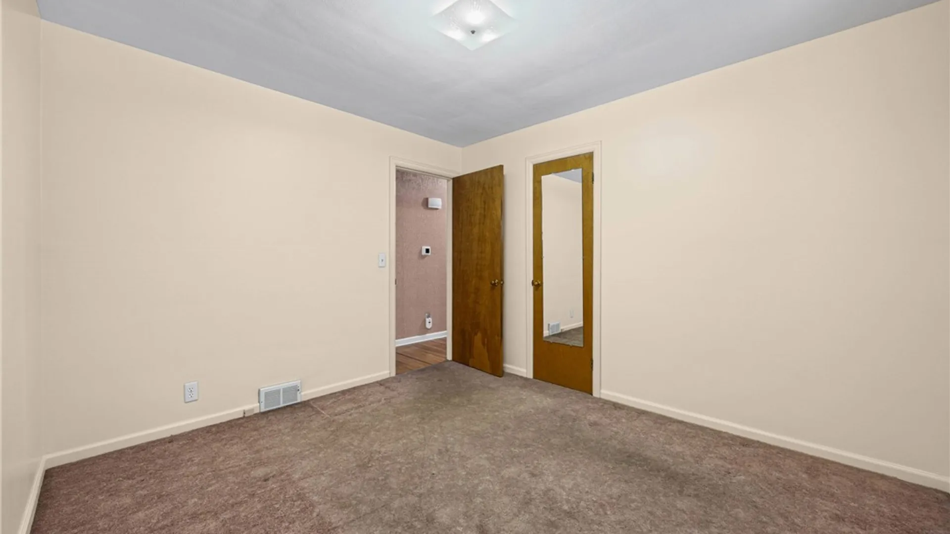 Property at 400 Noridge Dr, Irondequoit, NY 14622 16