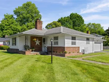 Property at 400 Noridge Dr, Irondequoit, NY 14622
