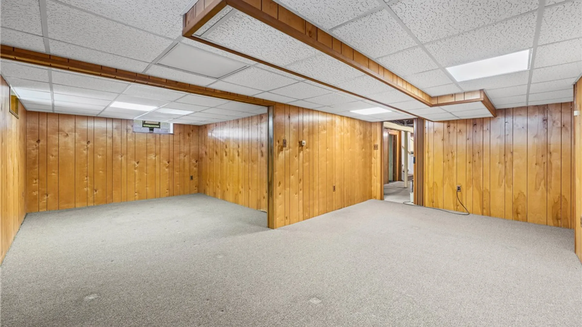 Property at 400 Noridge Dr, Irondequoit, NY 14622 24