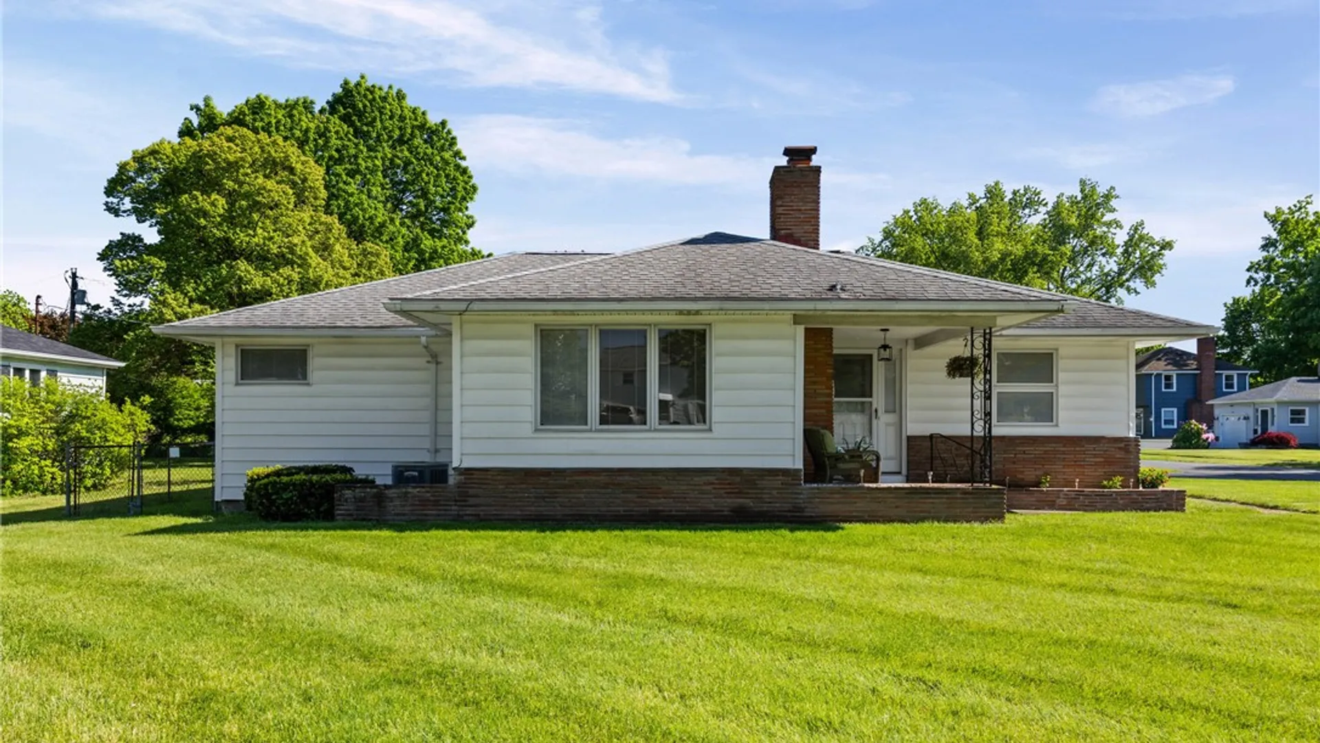 Property at 400 Noridge Dr, Irondequoit, NY 14622 3