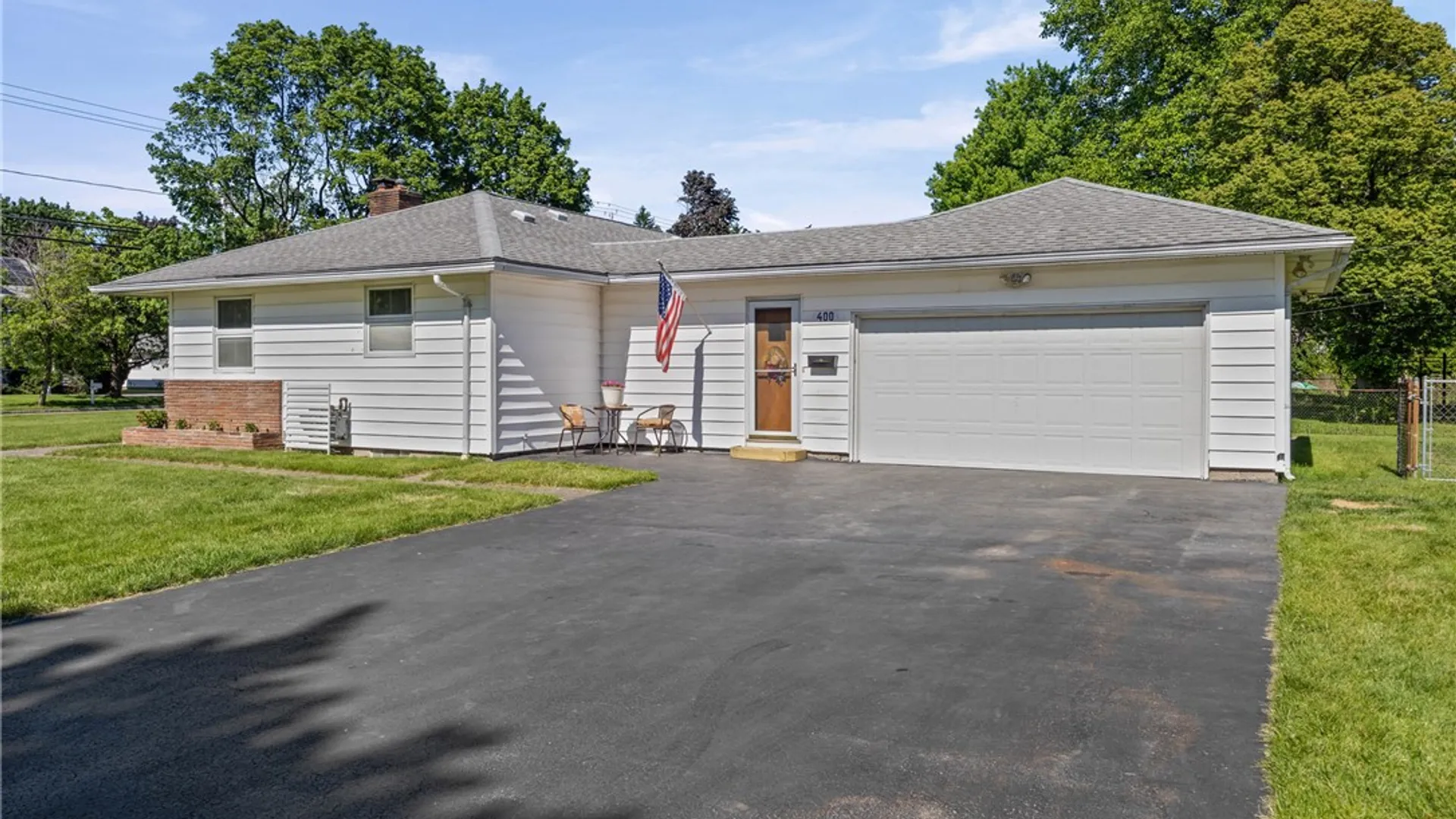 Property at 400 Noridge Dr, Irondequoit, NY 14622 4