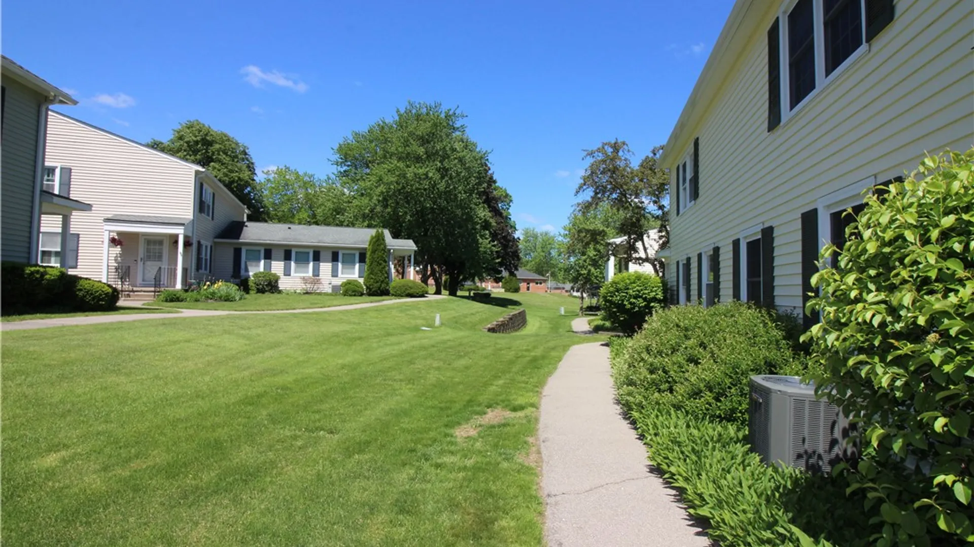 Property at 37 Heron Way, Perinton, NY 14450 24