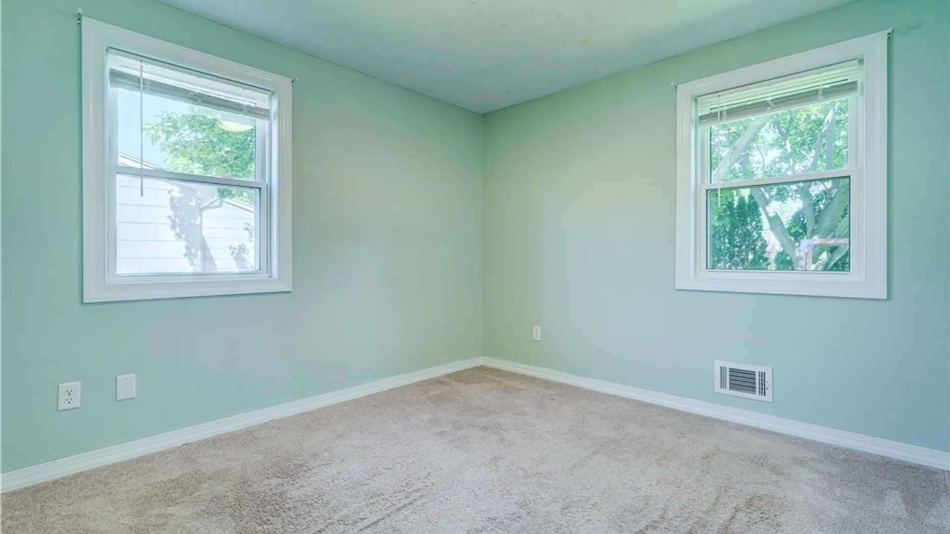 Property at 32 New Gate Drive, Henrietta, NY 14467 18