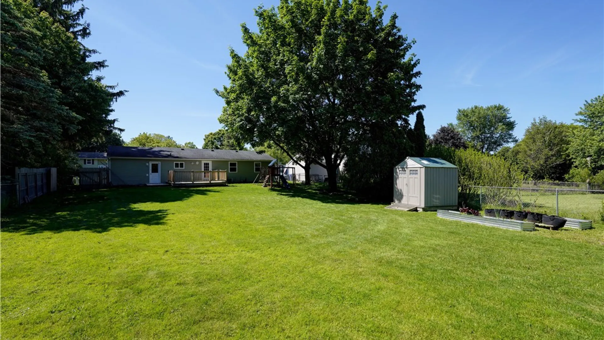 Property at 32 New Gate Drive, Henrietta, NY 14467 40