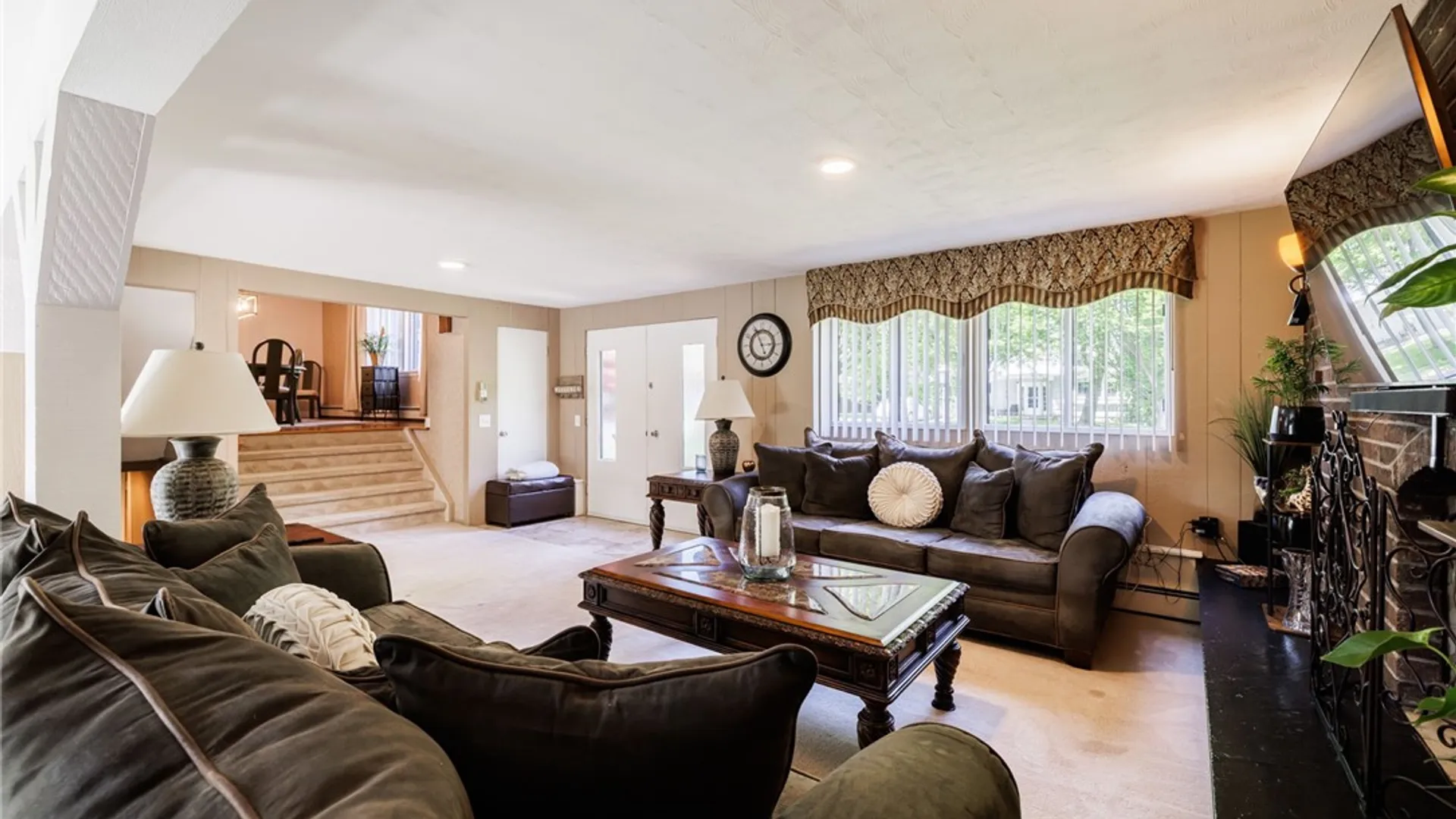 Property at 53 Echo St, Irondequoit, NY 14609 5
