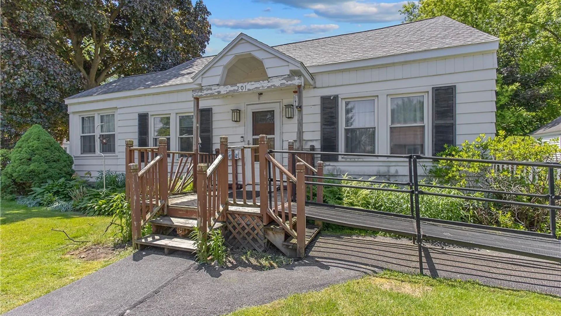 Property at 201 Sheridan Road, Salina, NY 13090 3