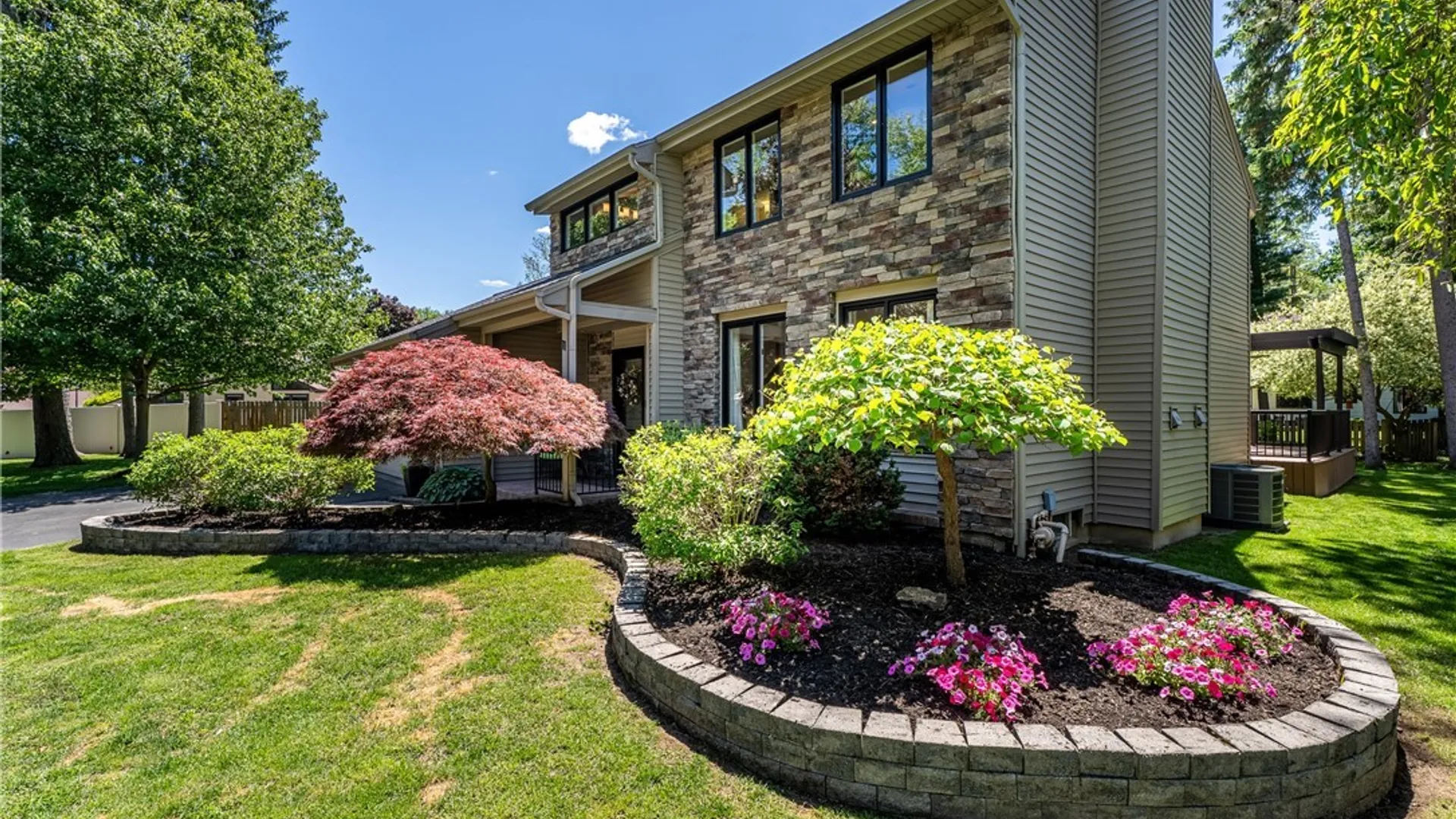 Property at 11 Dappled Drive, Amherst, NY 14051 3