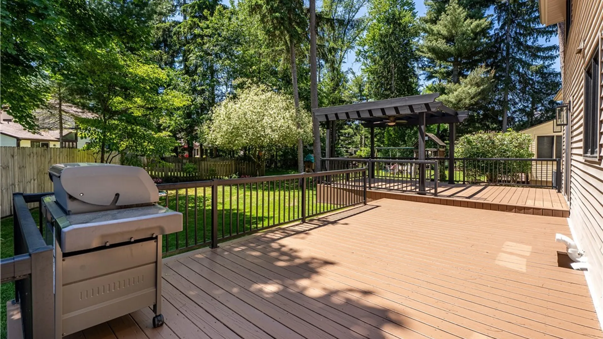 Property at 11 Dappled Drive, Amherst, NY 14051 41