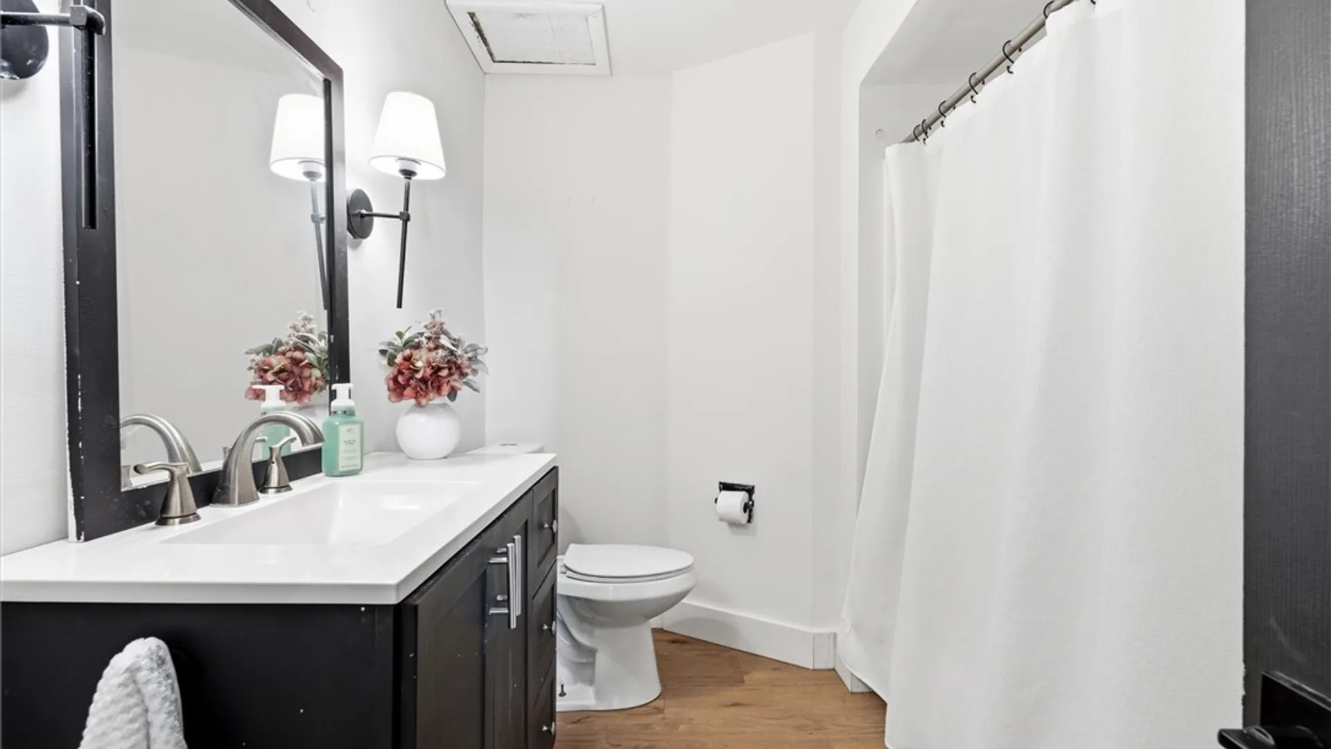 Property at 27 Elizabeth Street, Auburn, NY 13021 14