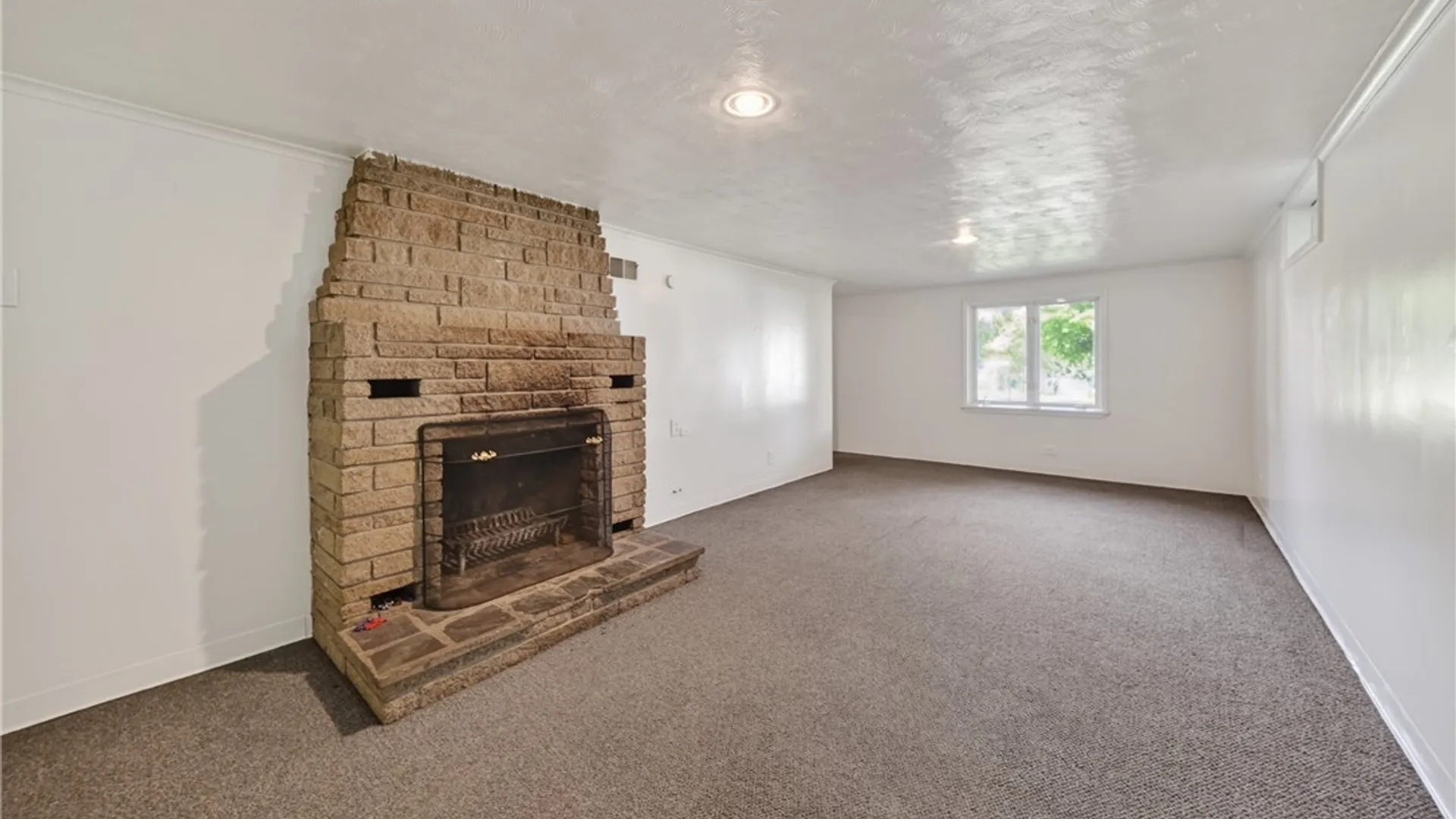 Property at 100 Fieldcrest Drive, Camillus, NY 13031 25