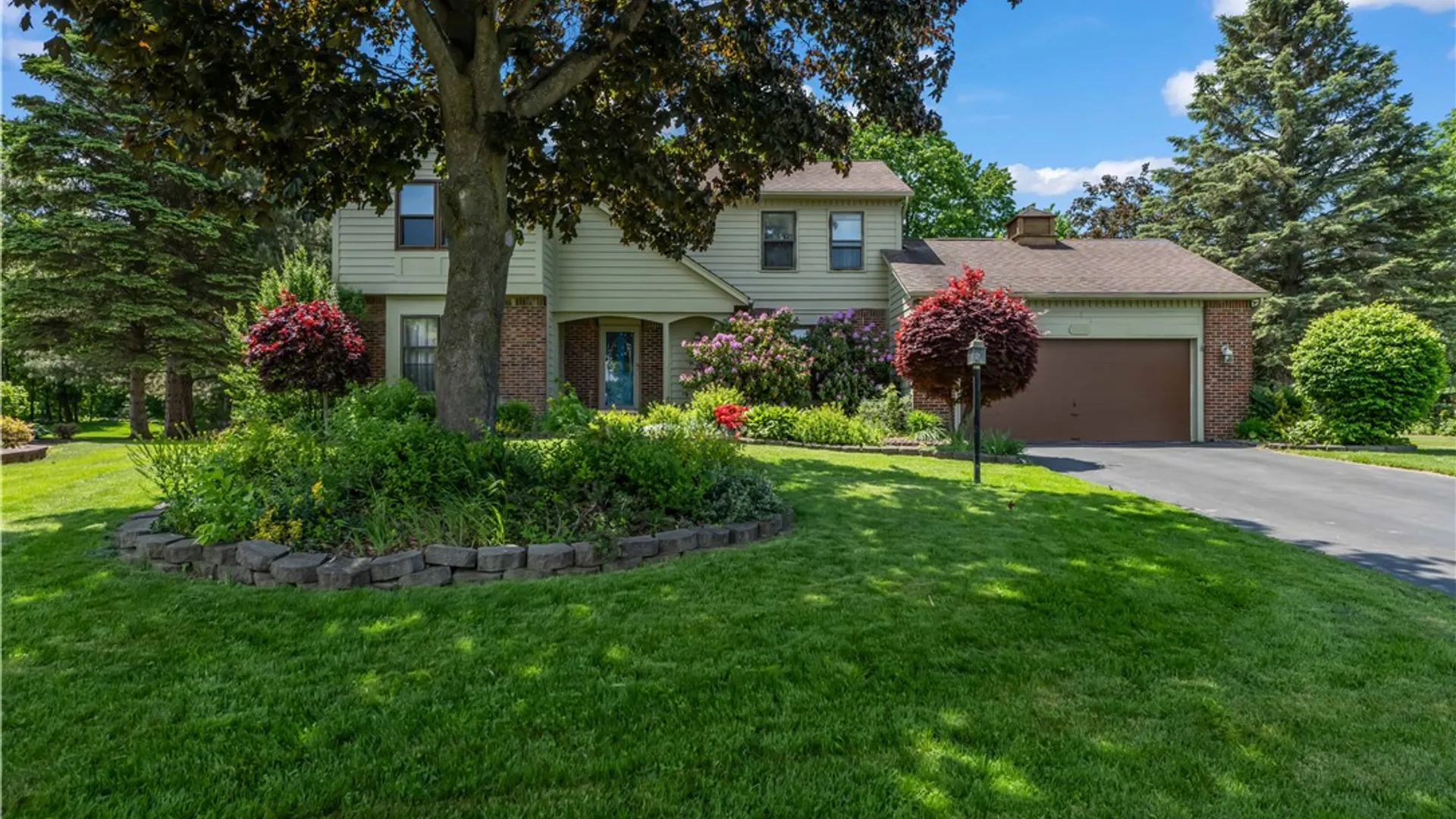 Property at 262 Montvale Lane, Greece, NY 14626 2