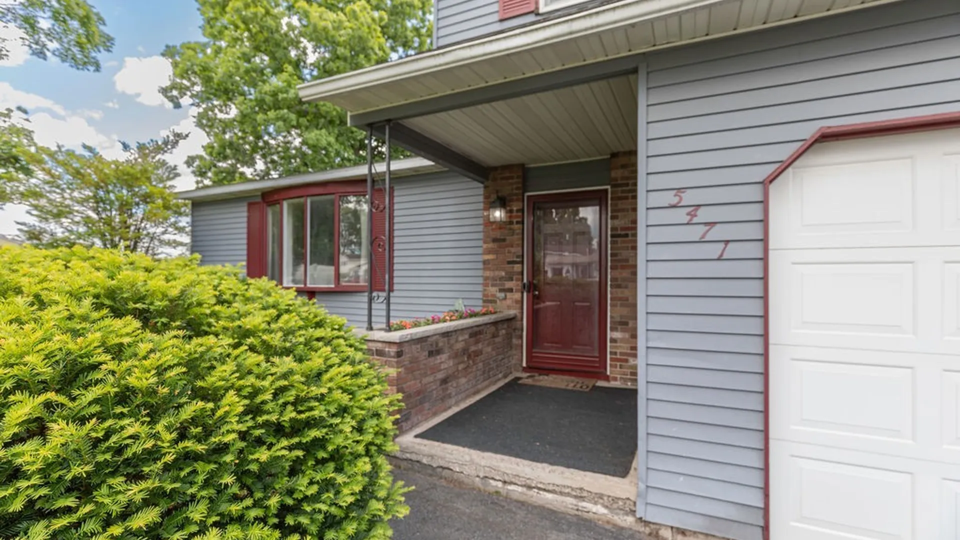 Property at 5471 Tourmaline Drive, Clay, NY 13041 3