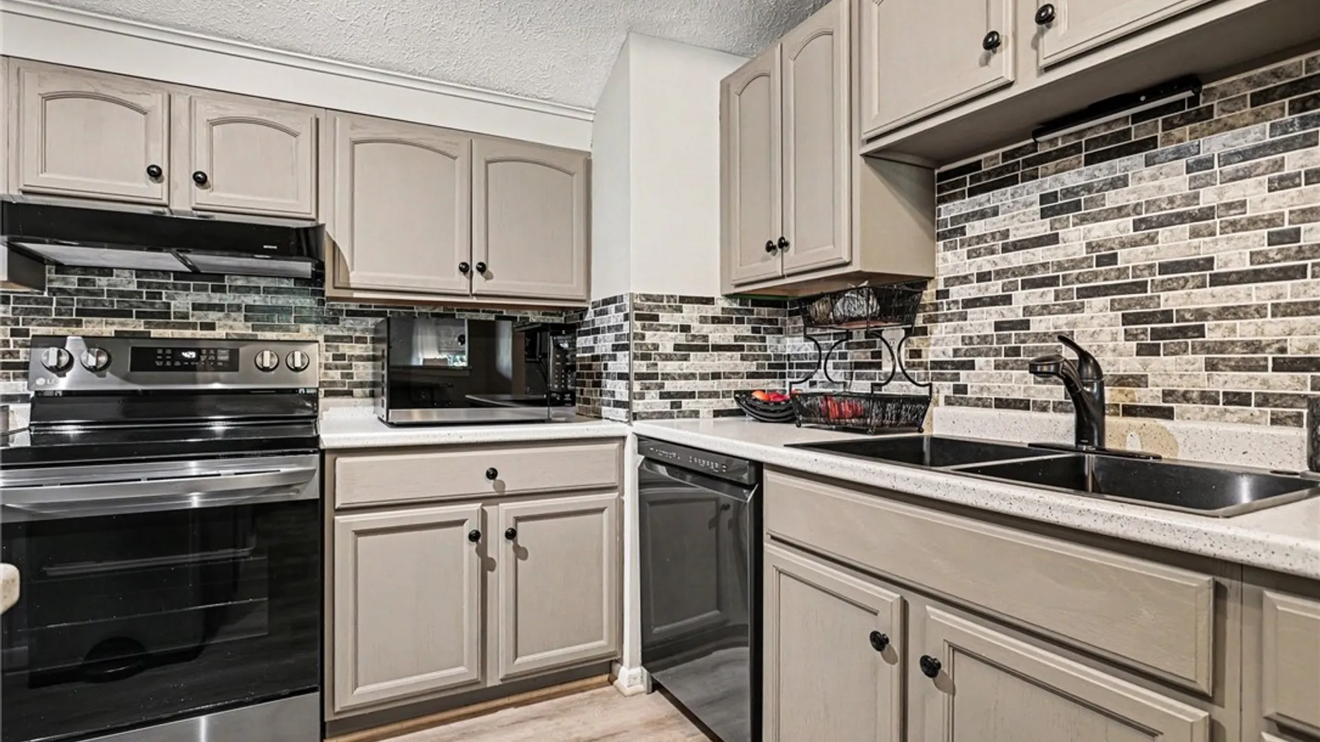 Property at 1 High Gate, Perinton, NY 14450 7