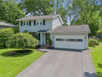 4027 Bay Park Drive, Clay, NY 13090