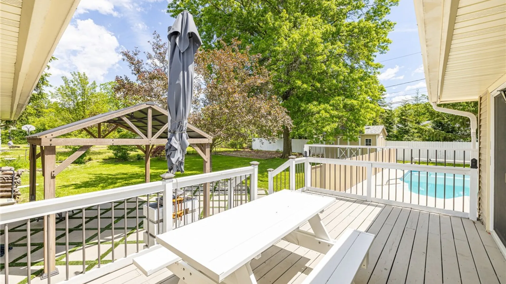 Property at 81 Deerfield Drive, Canandaigua City, NY 14424 28