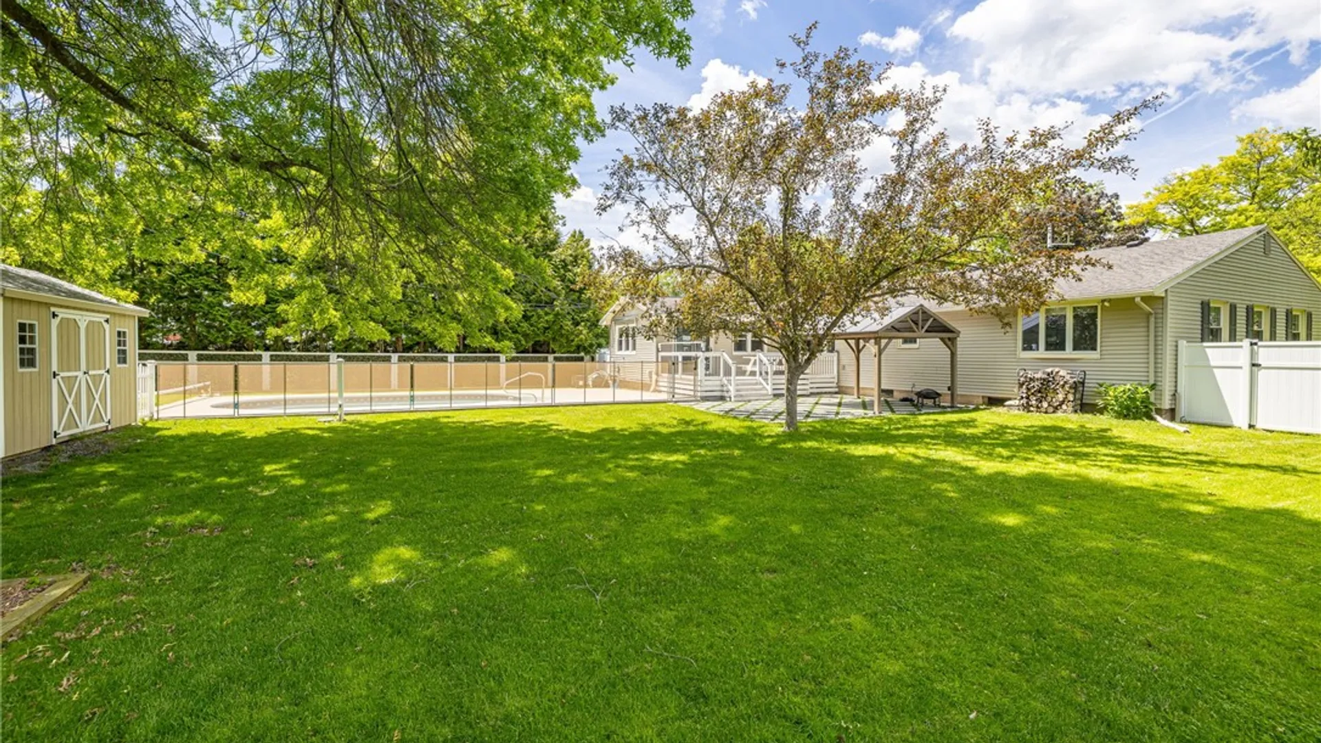 Property at 81 Deerfield Drive, Canandaigua City, NY 14424 34