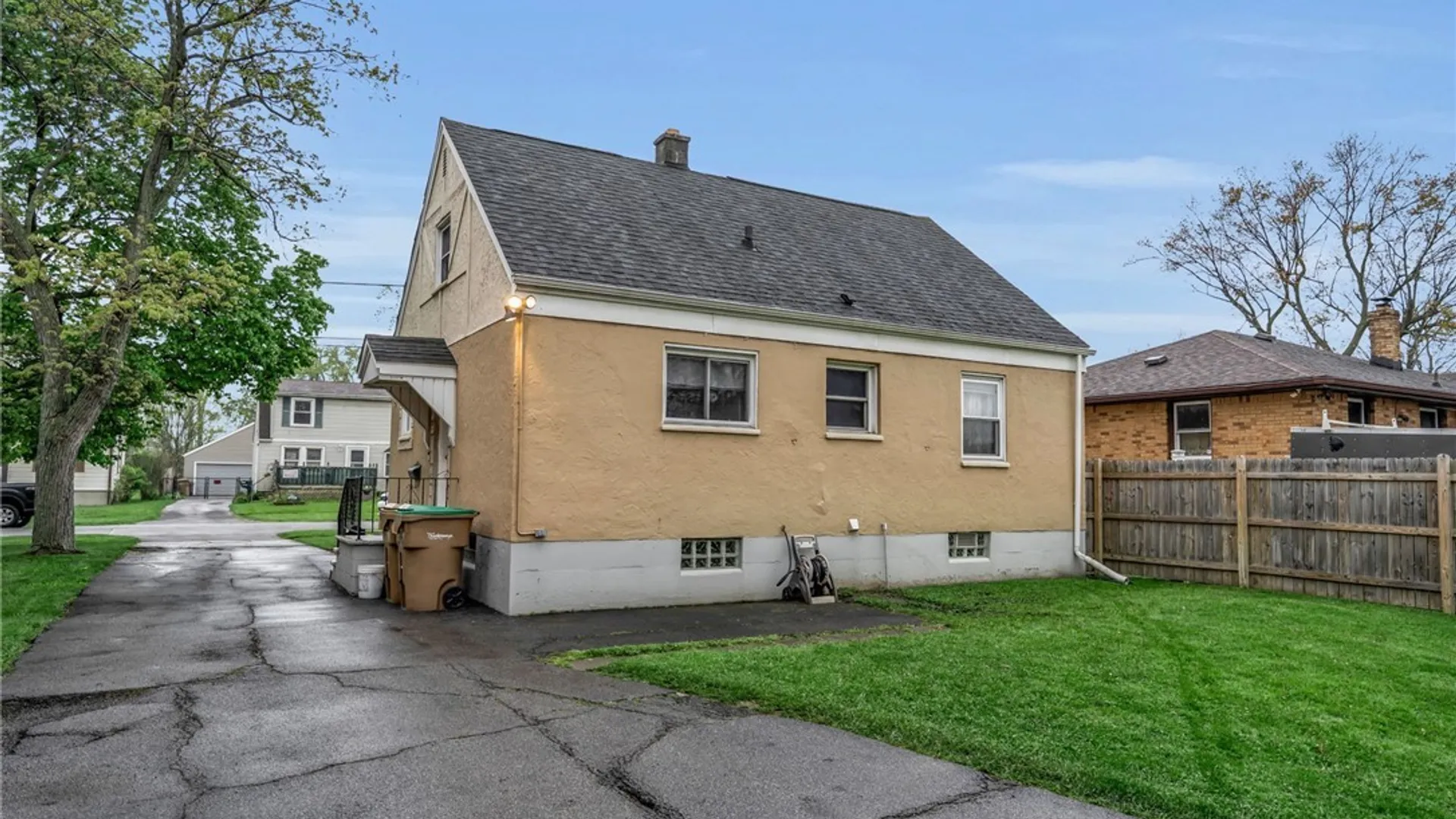 Property at 102 Hemenway Road, Cheektowaga, NY 14225 27
