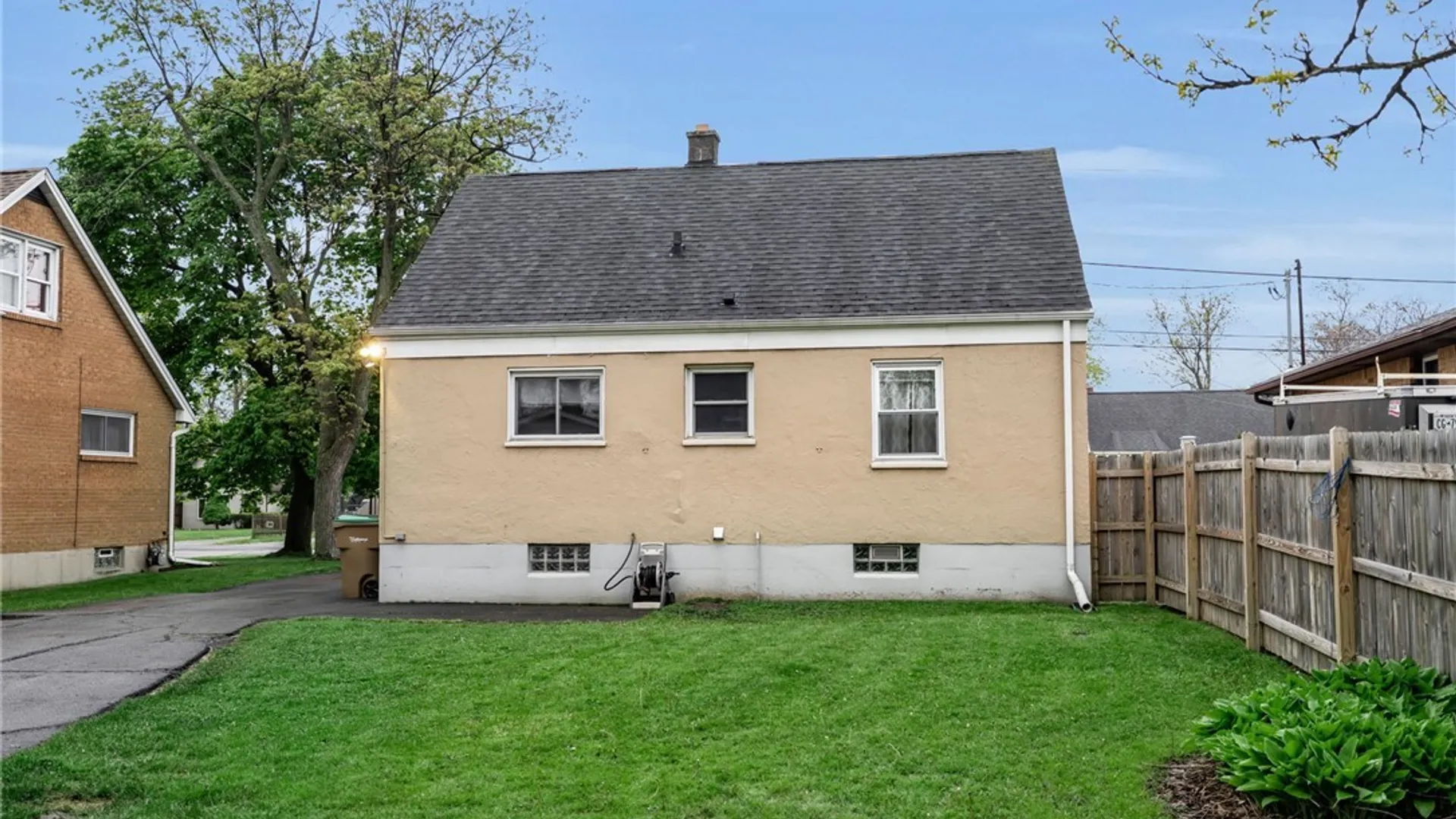 Property at 102 Hemenway Road, Cheektowaga, NY 14225 4