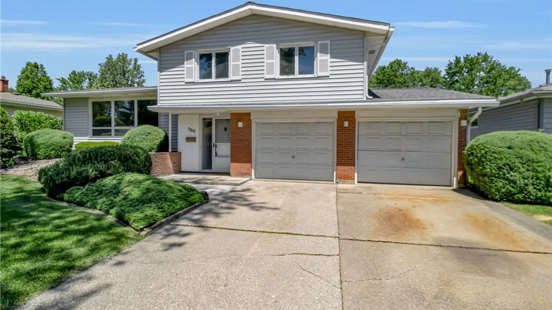 Property at 780 Meadowbrook Drive, North Tonawanda, NY 14120 2