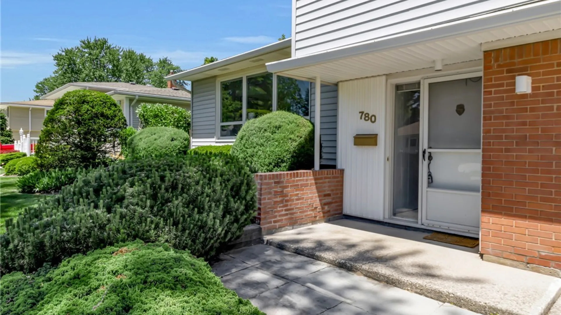 Property at 780 Meadowbrook Drive, North Tonawanda, NY 14120 3