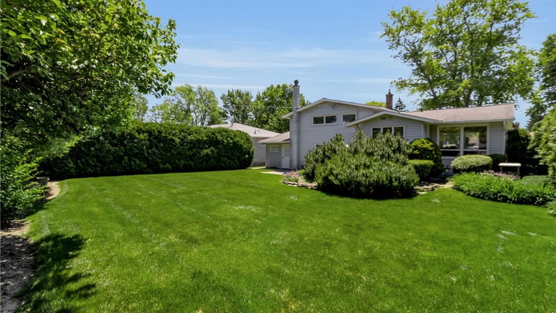 Property at 780 Meadowbrook Drive, North Tonawanda, NY 14120 42