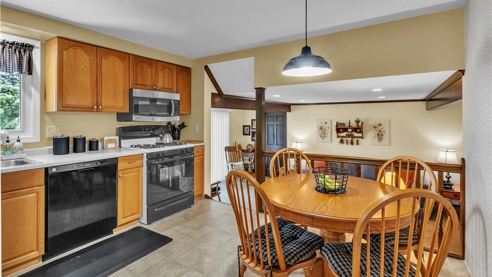 Property at 52 Candy Ln, Orchard Park, NY 14127 13
