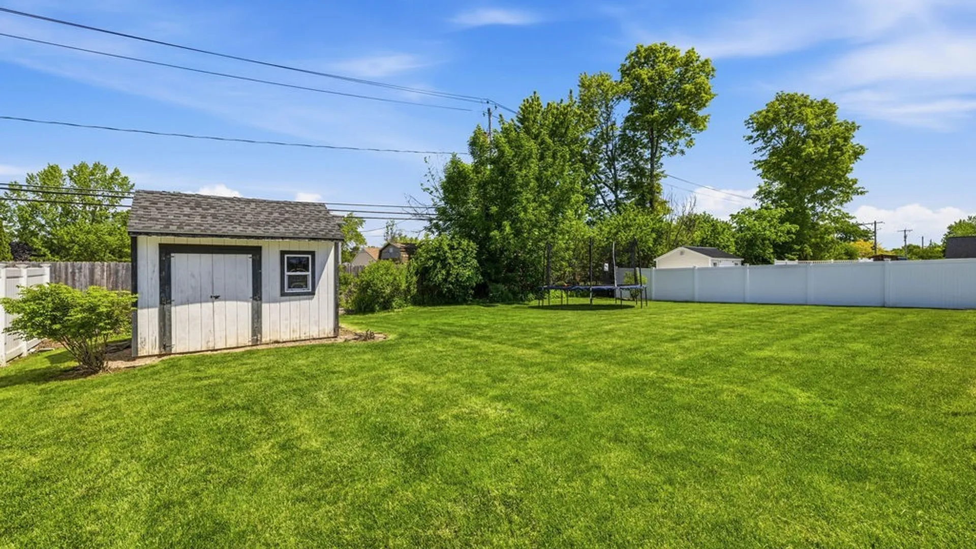 Property at 87 Waterford Park, Grand Island, NY 14072 34