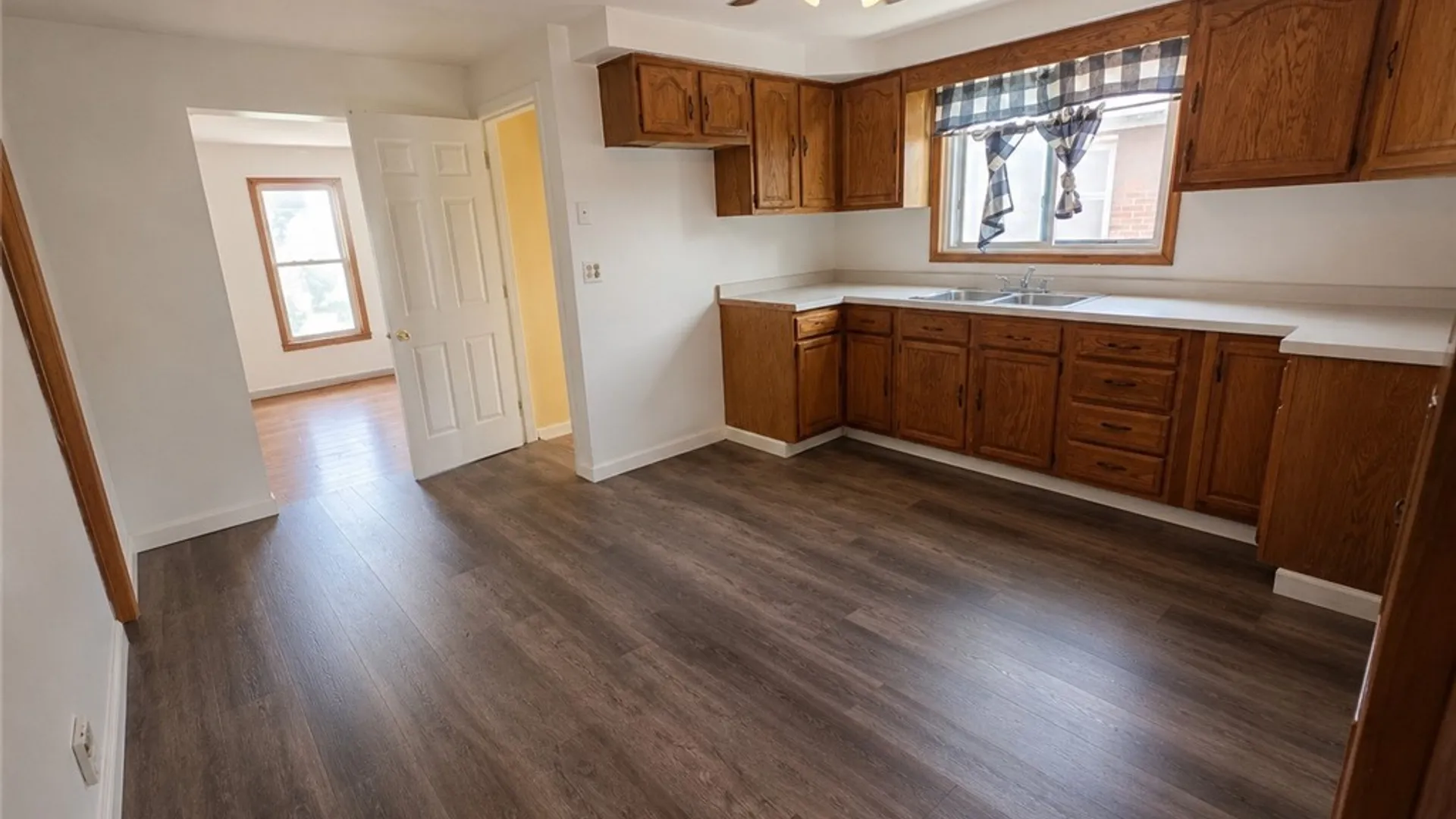 Property at 1935 Niagara Street, Niagara Falls, NY 14303 3