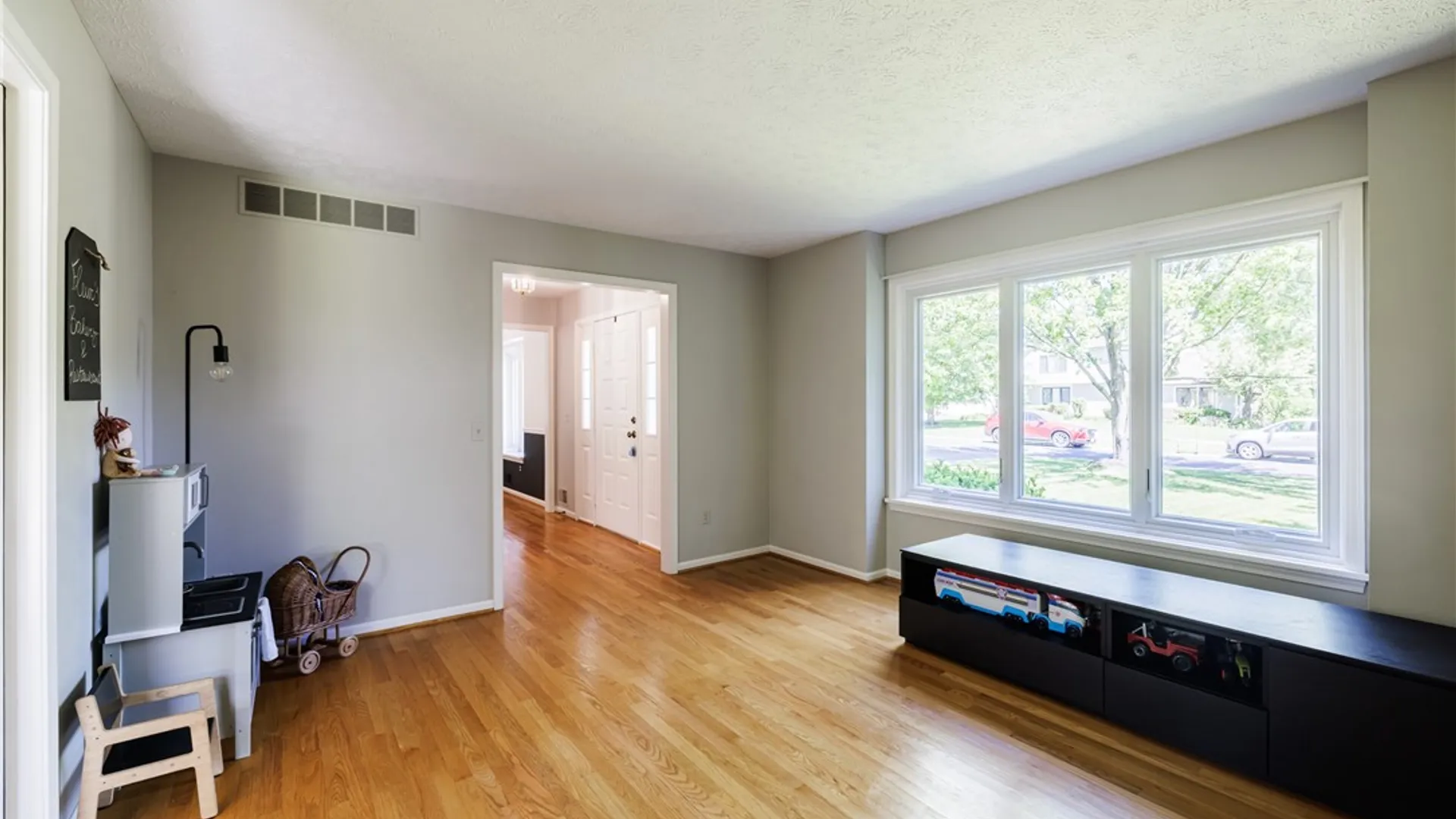 Property at 121 Caversham Woods, Pittsford, NY 14534 12