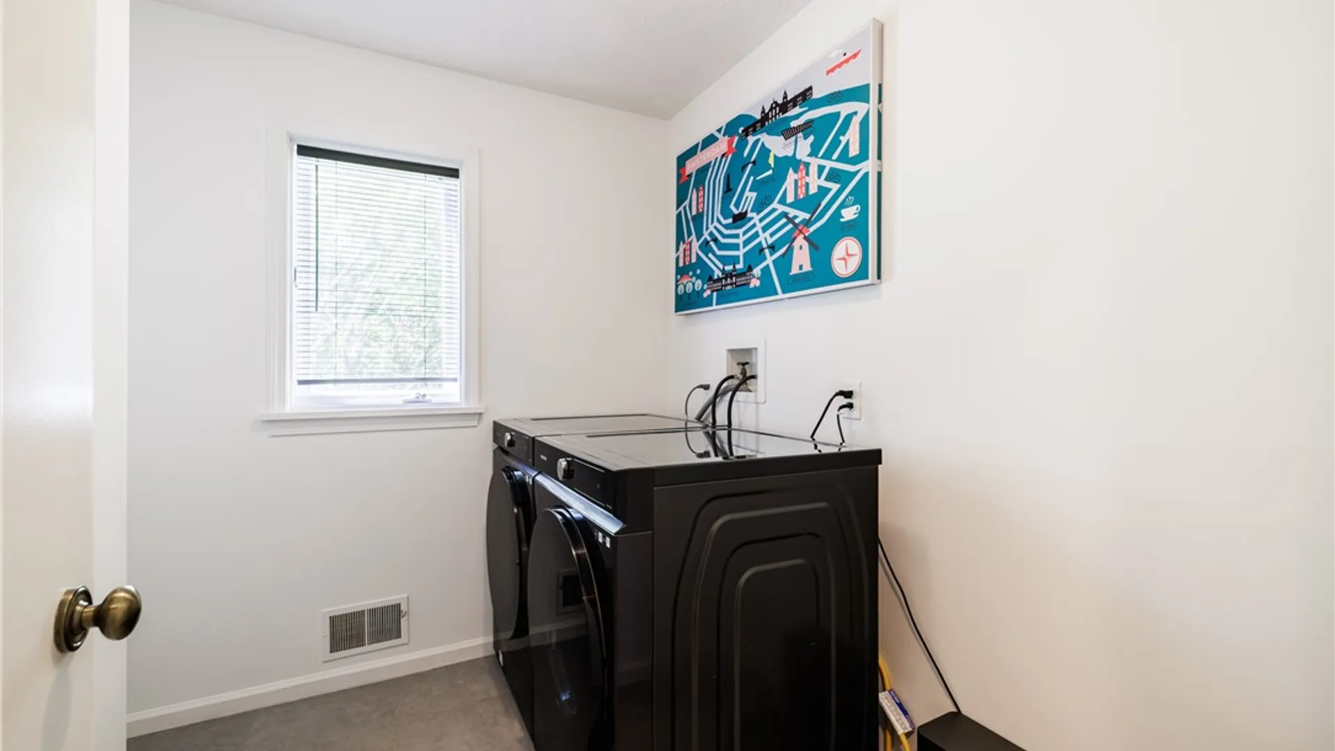 Property at 121 Caversham Woods, Pittsford, NY 14534 16