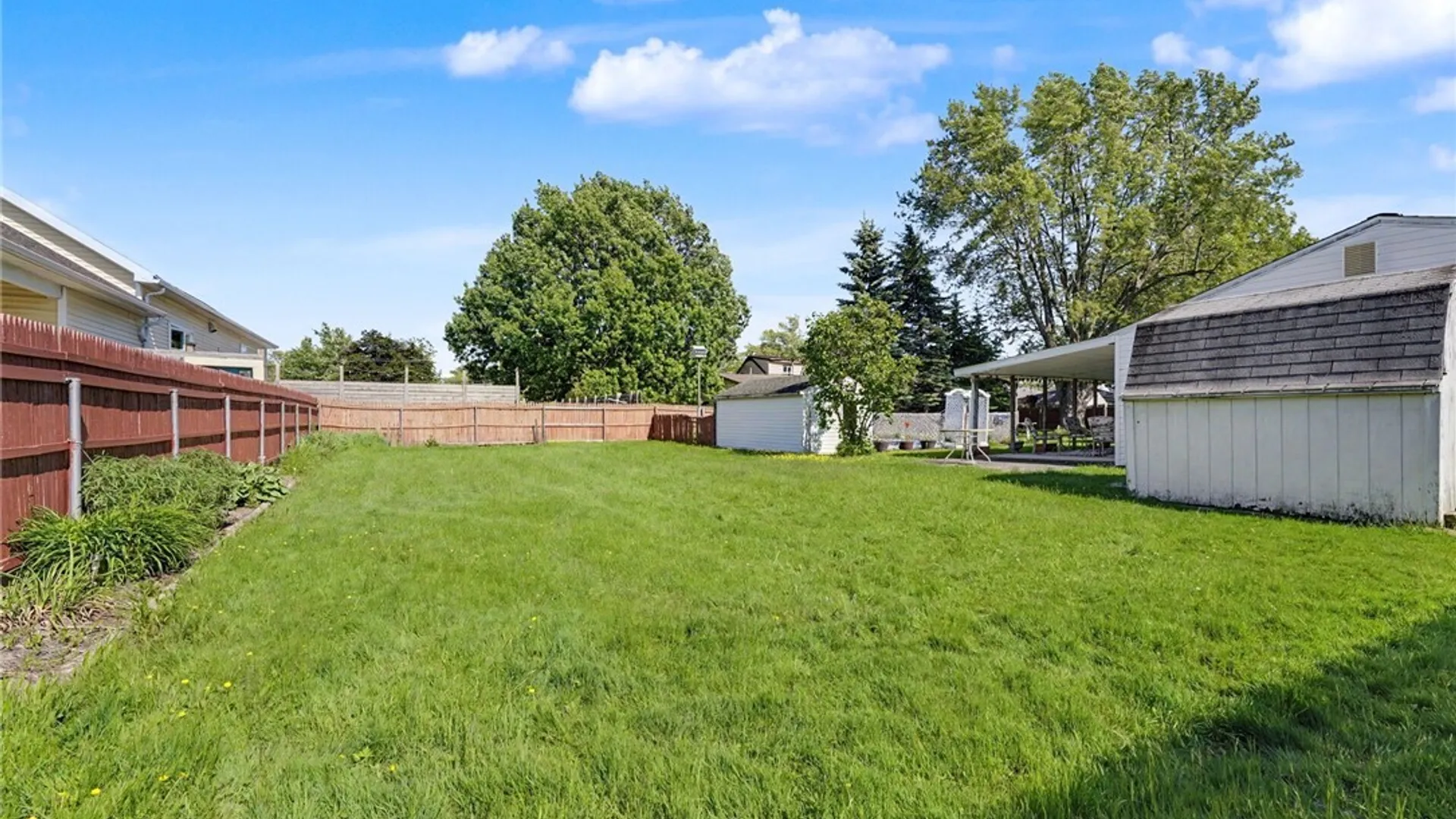 Property at 233 Dean Road, Cheektowaga, NY 14043 25