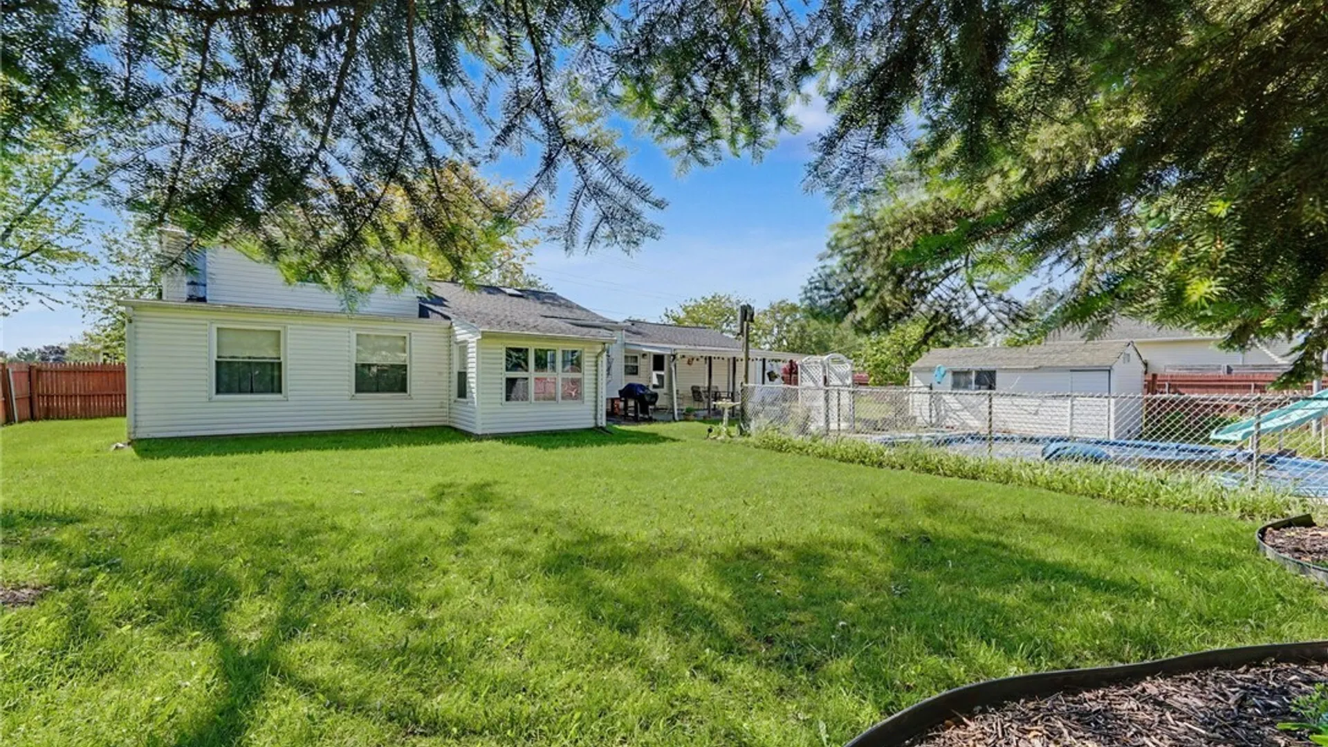 Property at 233 Dean Road, Cheektowaga, NY 14043 27