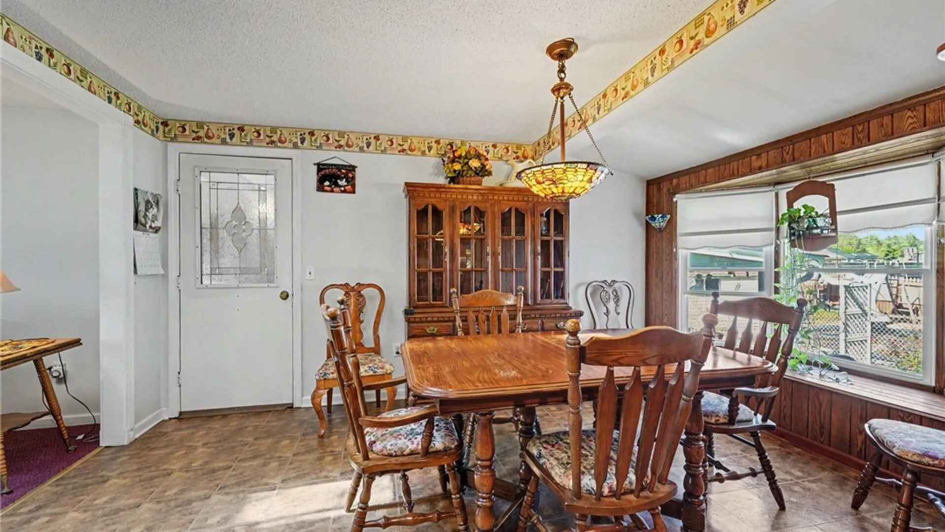 Property at 233 Dean Road, Cheektowaga, NY 14043 7