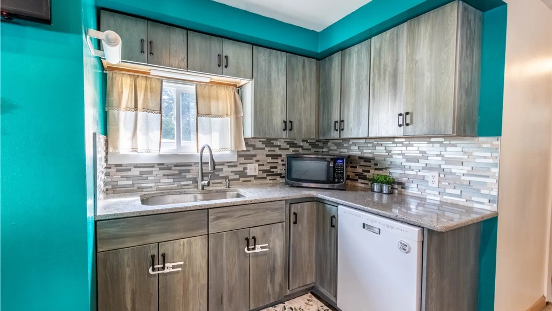 Property at 17 David Avenue, Cheektowaga, NY 14225 6