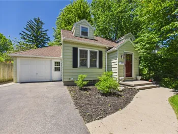 Property at 79 Ridgewood Dr, Irondequoit, NY 14622