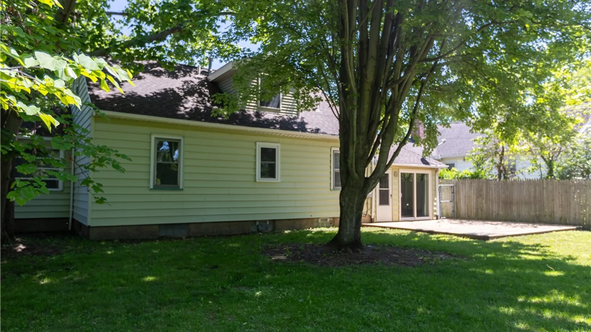 Property at 79 Ridgewood Dr, Irondequoit, NY 14622 49