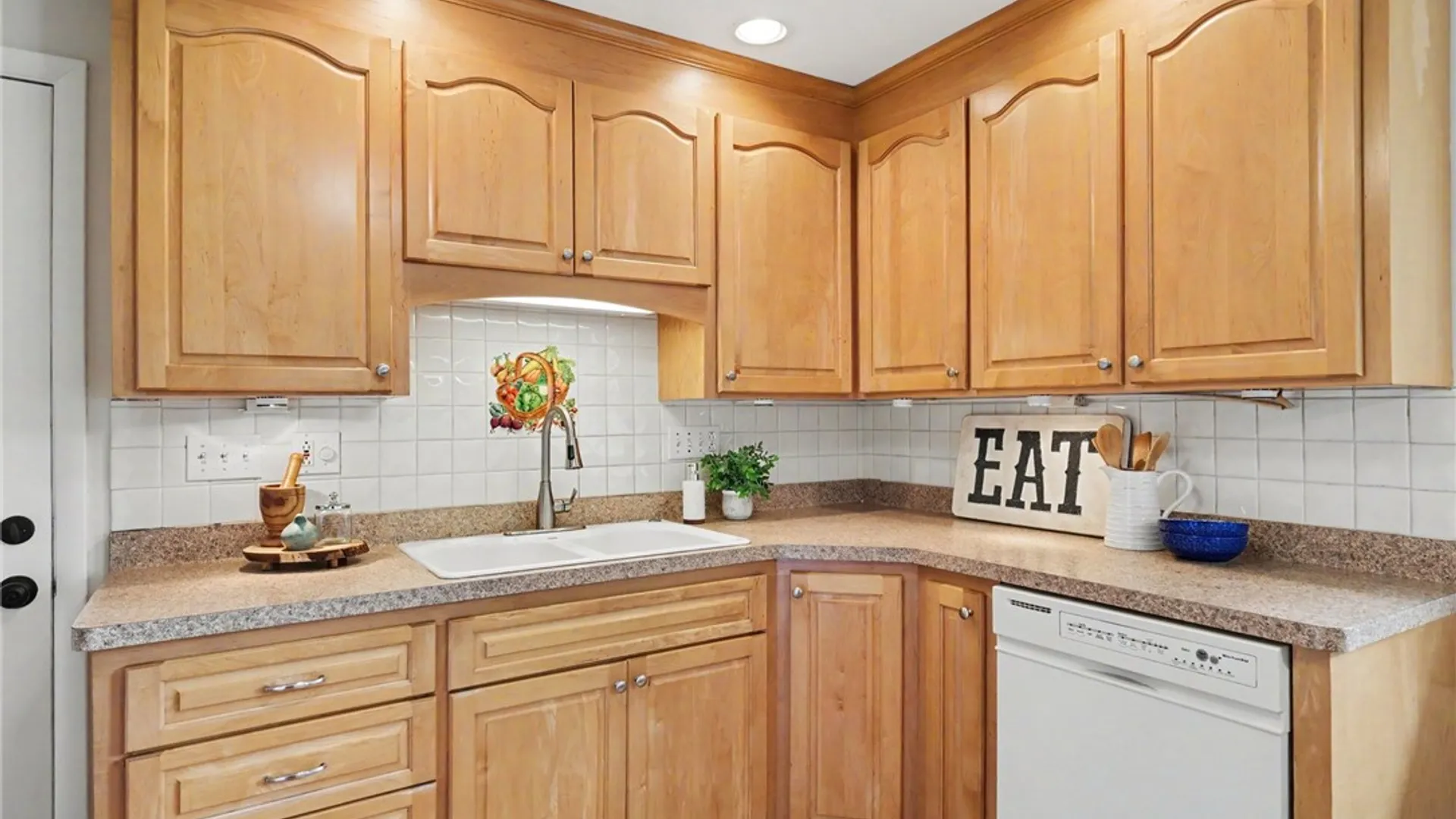 Property at 151 Queens Lane, Irondequoit, NY 14617 10