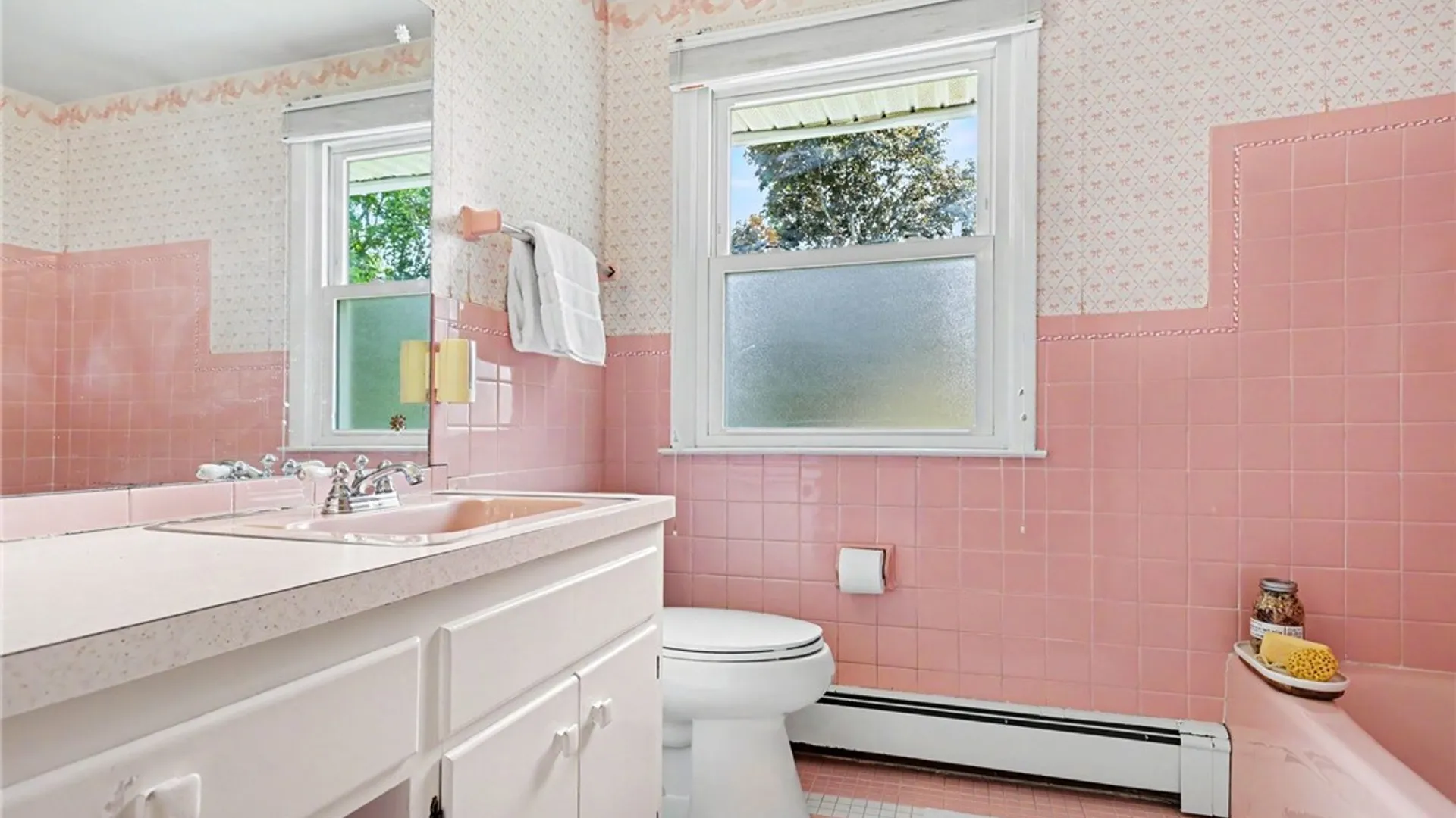 Property at 151 Queens Lane, Irondequoit, NY 14617 20