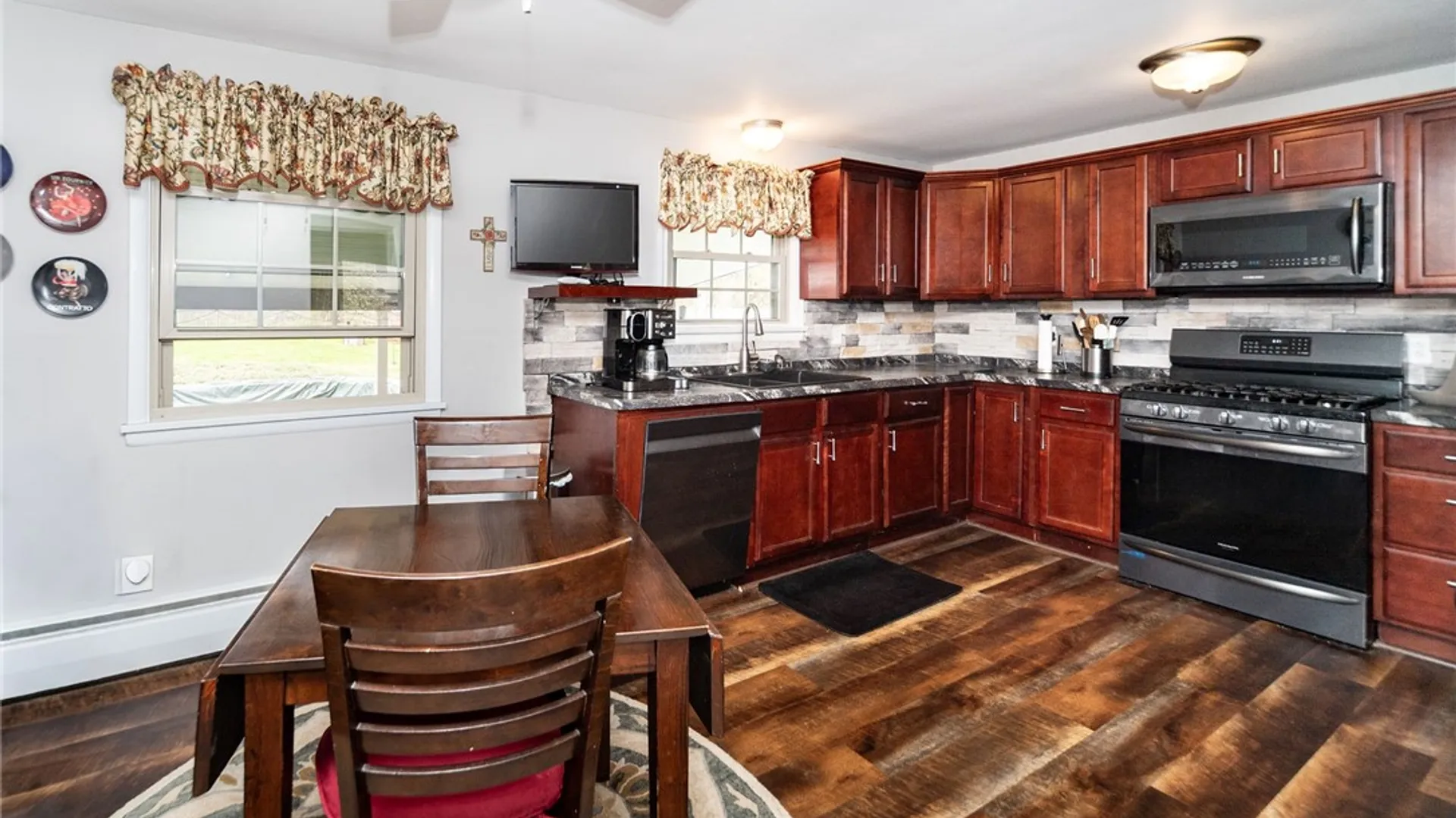 Property at 11 Gateway Drive, Batavia City, NY 14020 8