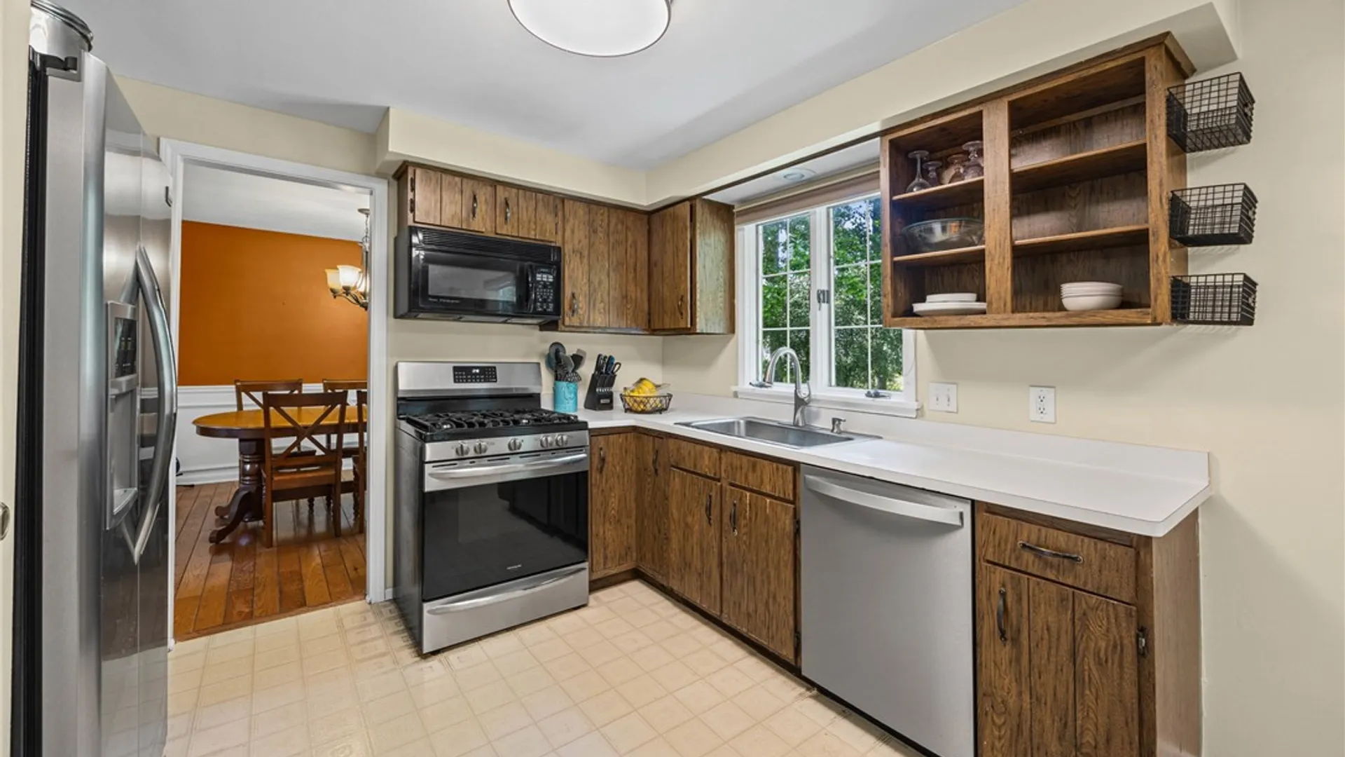 Property at 32 Autumn Oak Cir, Penfield, NY 14526 14