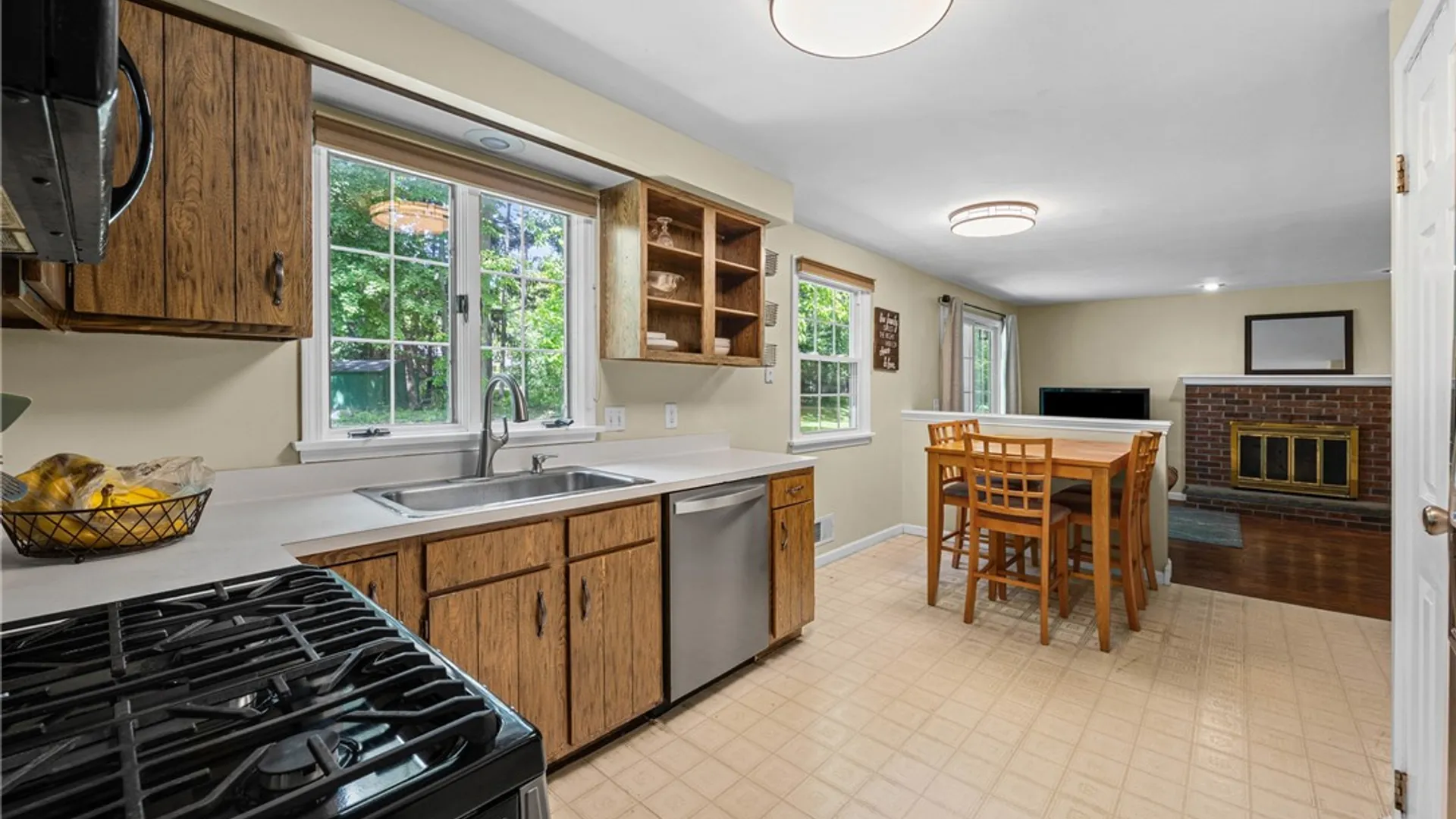 Property at 32 Autumn Oak Cir, Penfield, NY 14526 18